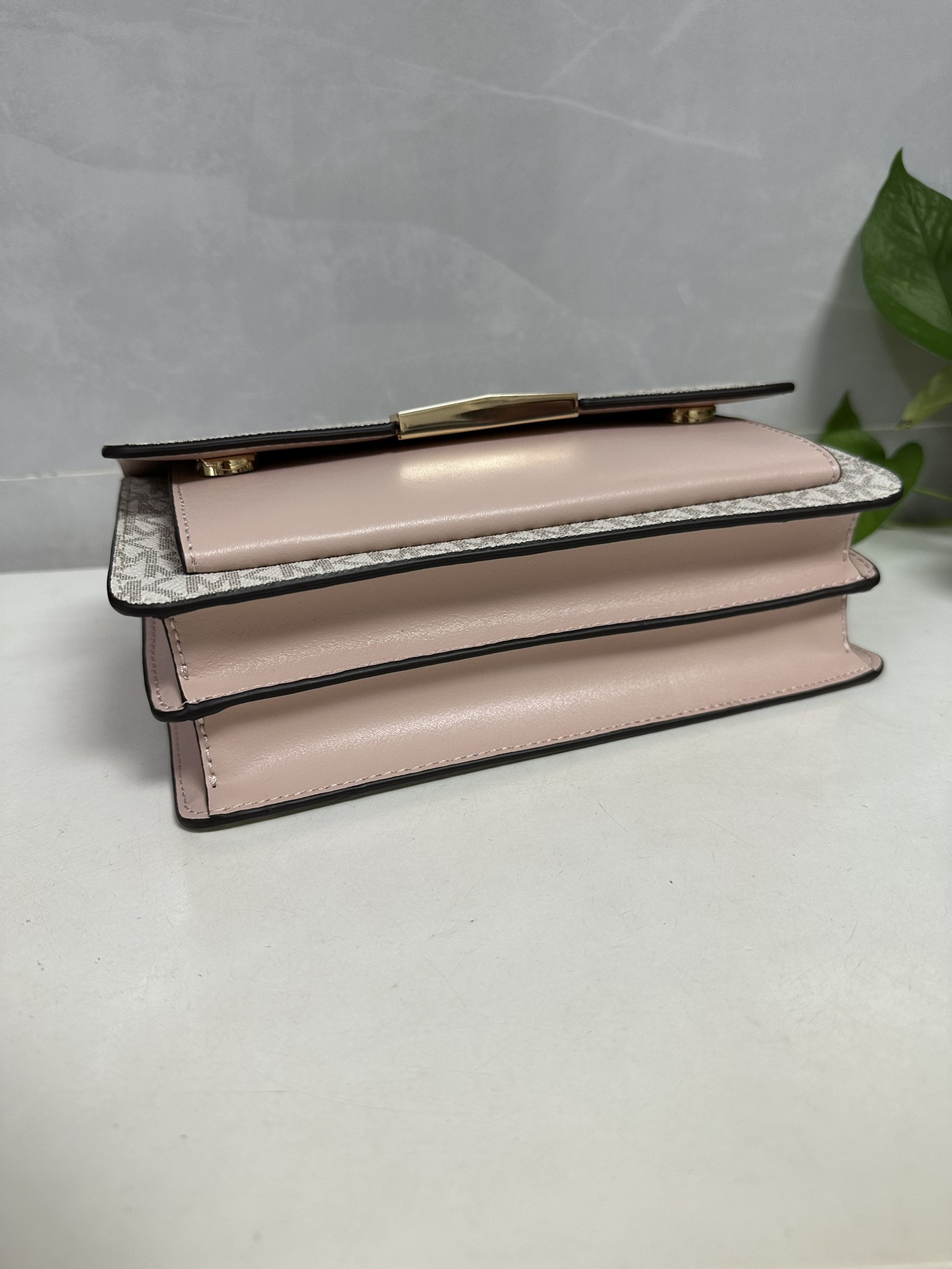 Michael Kors MKJade老花拼皮斜挎包