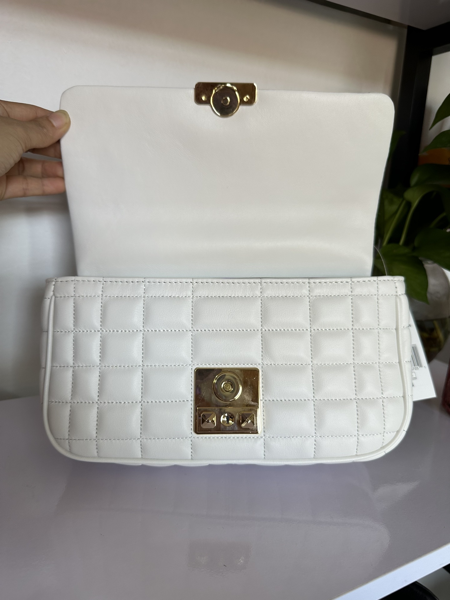 Michael Kors 翠贝卡绣花格子新款包，MK新款TRIBECA系列羊皮方格绗缝锁扣翻盖手提单肩包