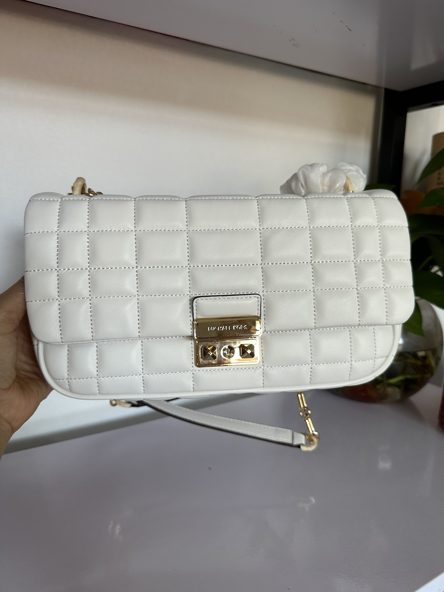 Michael Kors 翠贝卡绣花格子新款包，MK新款TRIBECA系列羊皮方格绗缝锁扣翻盖手提单肩包