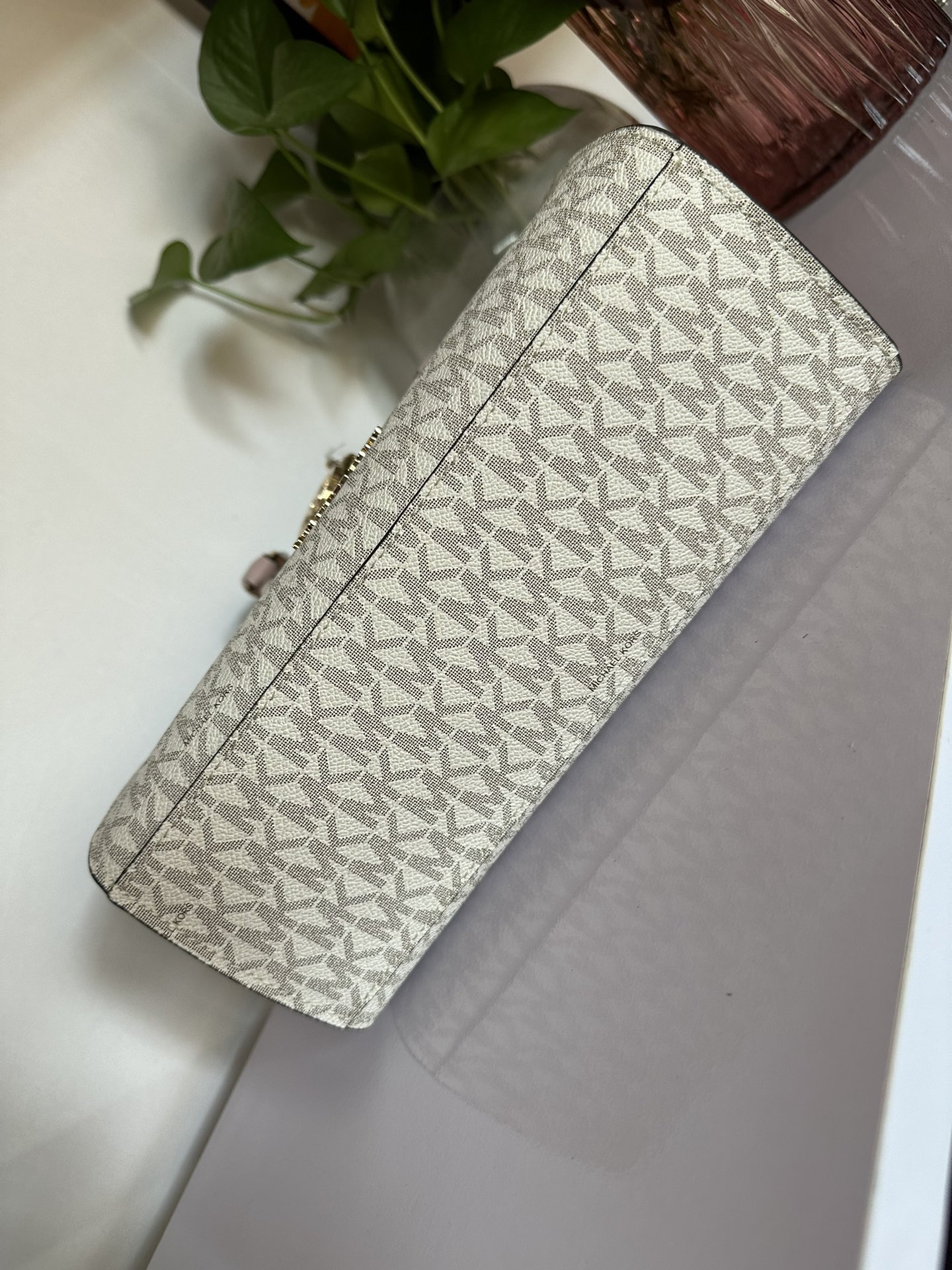 Michael Kors MK23年新款Hamilton小号锁头包，手提单肩斜挎包，前面配置独特 锁头非常有个性，小号尺寸25/20/11cm