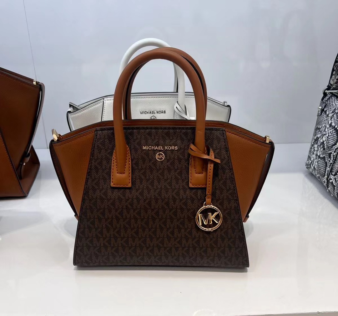 Michael Kors 新款小号饺子包，pV啡拼椋