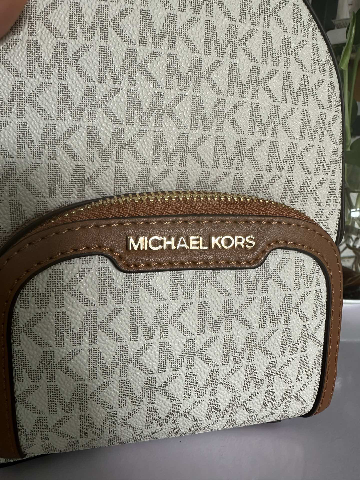 Michael Kors 新款AMK背包2拼皮小号，A