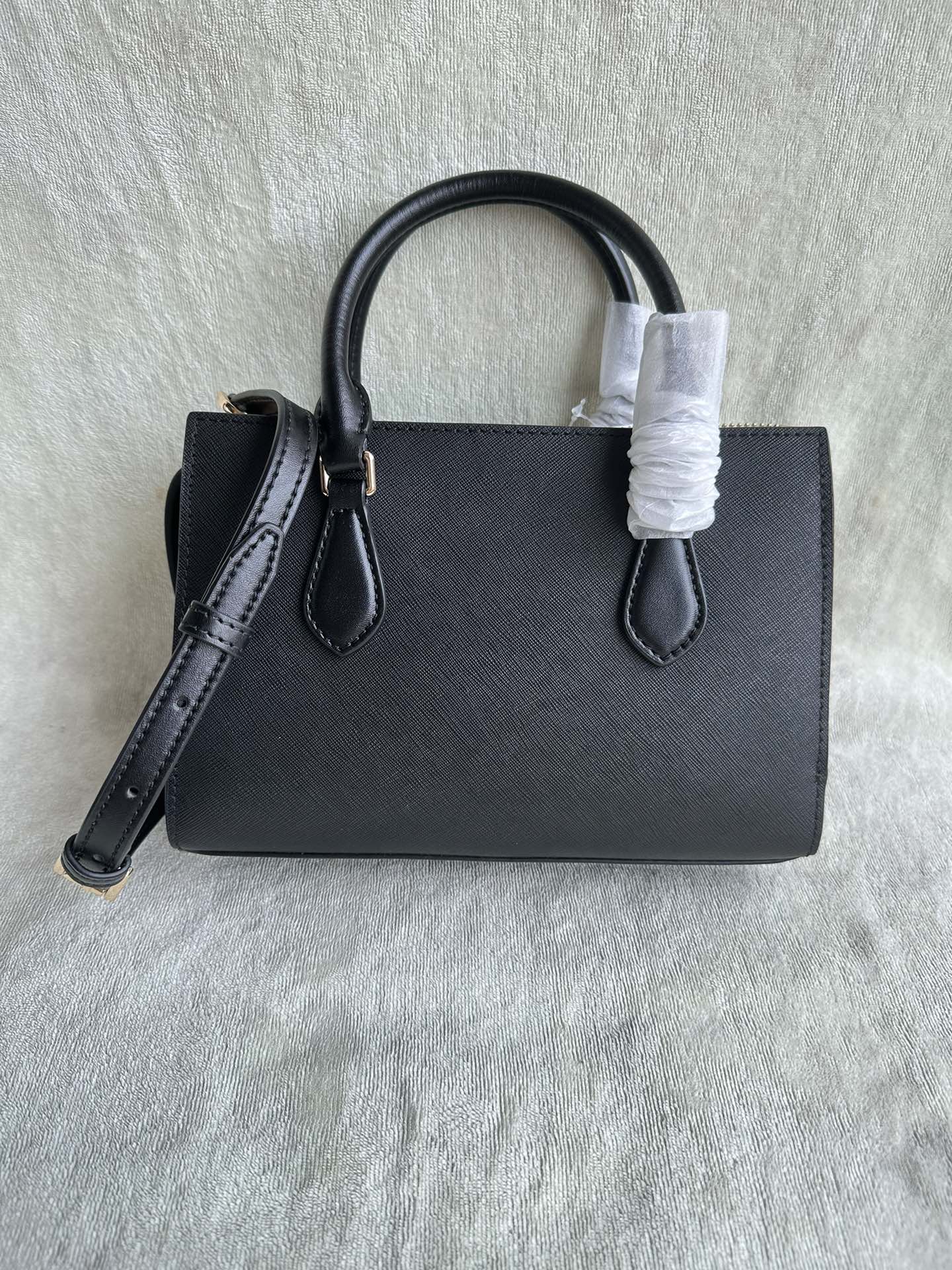 Michael Kors ～新款2024年小号新款开口杀手包