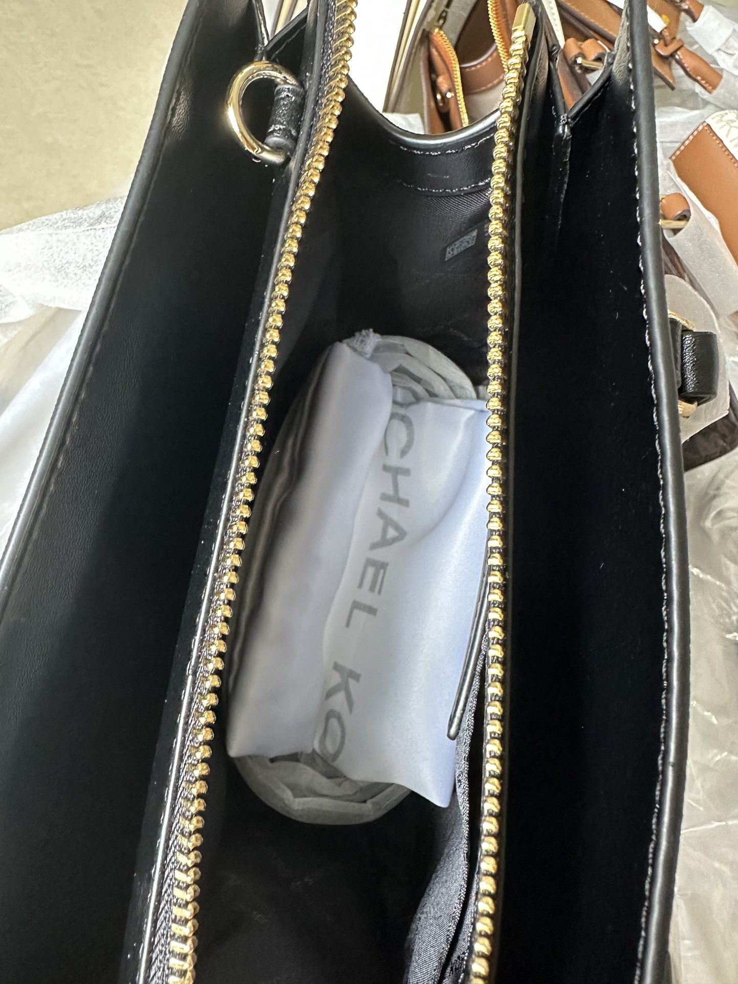 Michael Kors ～新款2024年小号新款开口杀手包