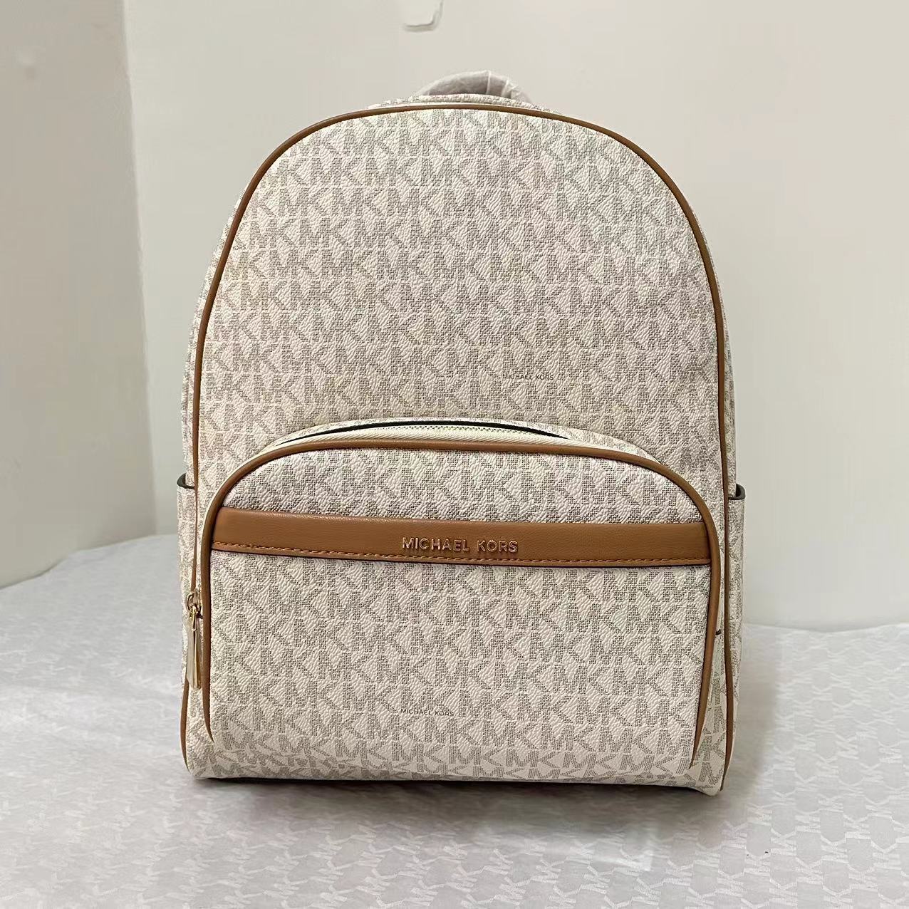 Michael Kors MK中号MK背包2拼皮2024新款，双肩包。 。A