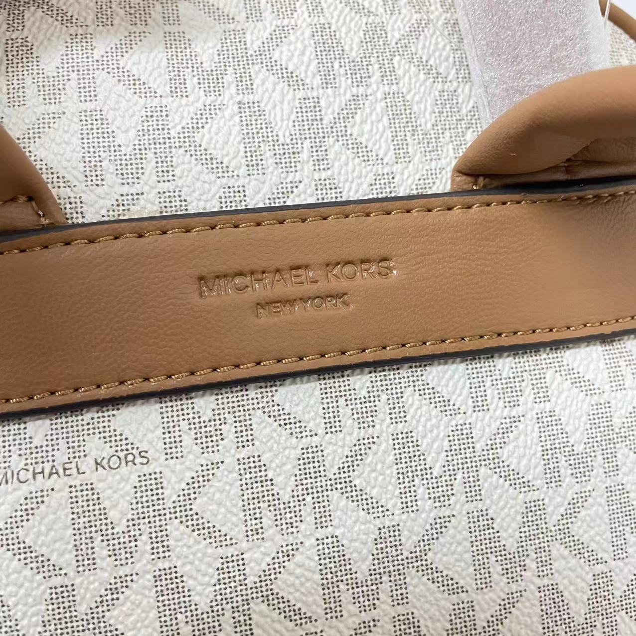 Michael Kors MK中号MK背包2拼皮2024新款，双肩包。 。A