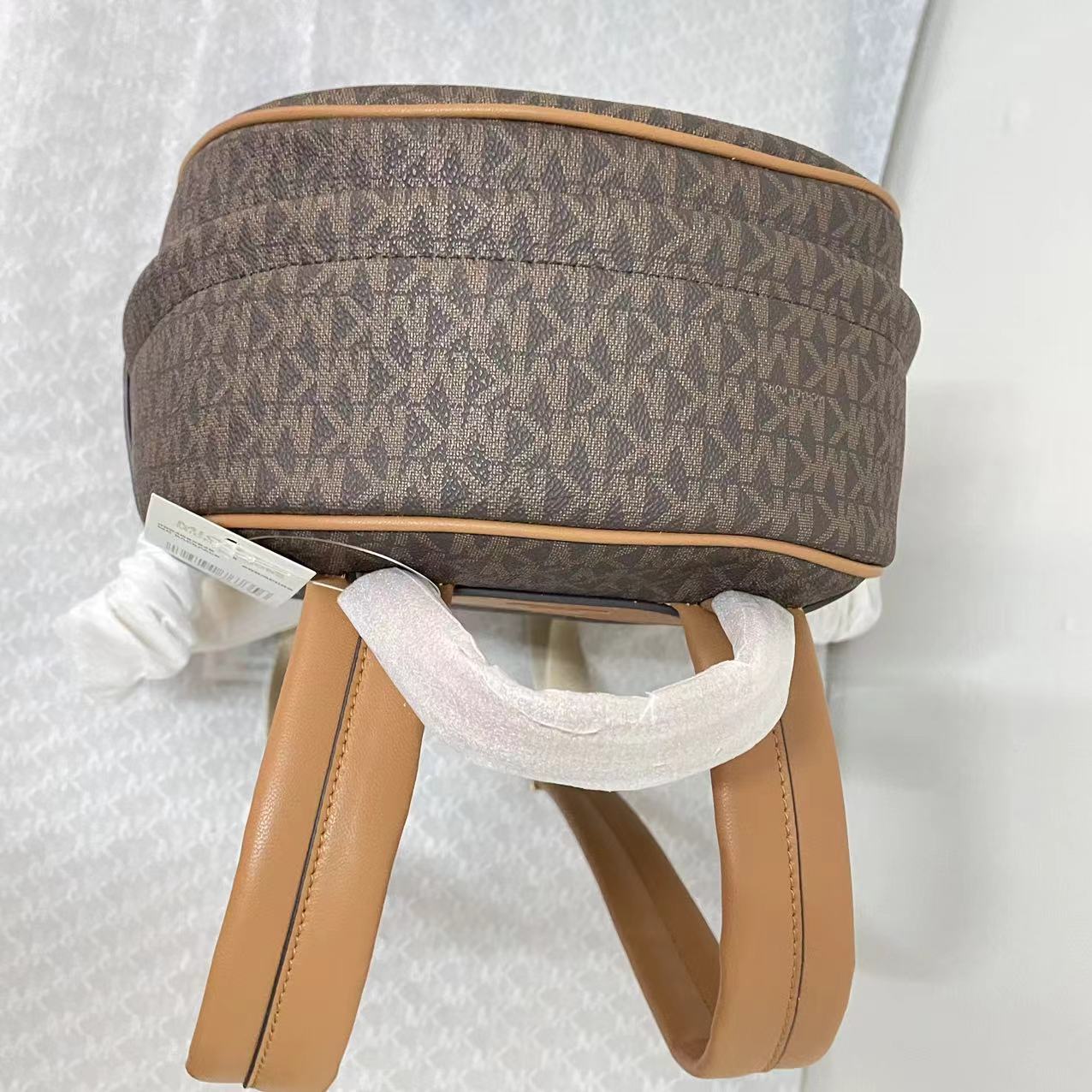 Michael Kors MK中号MK背包2拼皮2024新款，双肩包。 。A