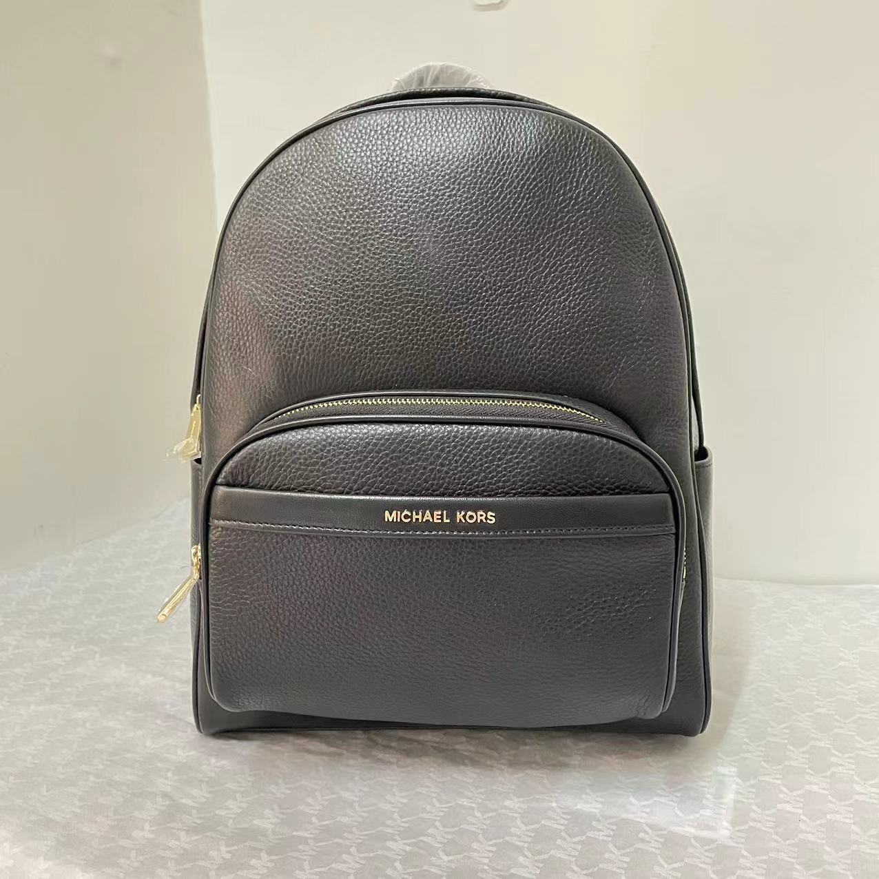 Michael Kors MK中号MK背包2拼皮2024新款，双肩包。 。A