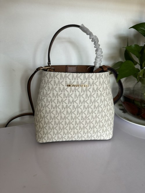 Michael Kors Small Bucket Bag, Logo Print, Crossbody Handbag - Stylish & Compact 1 Michael Kors Small Bucket Bag, Logo Print, Crossbody Handbag - Stylish & Compact