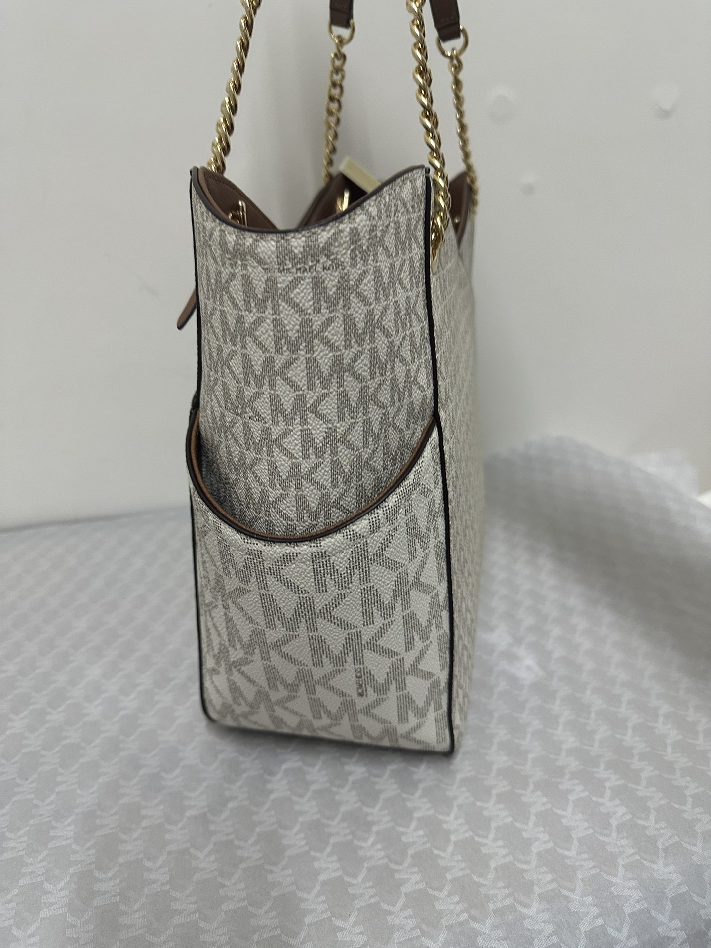 Michael Kors 2024年新款山型购物袋