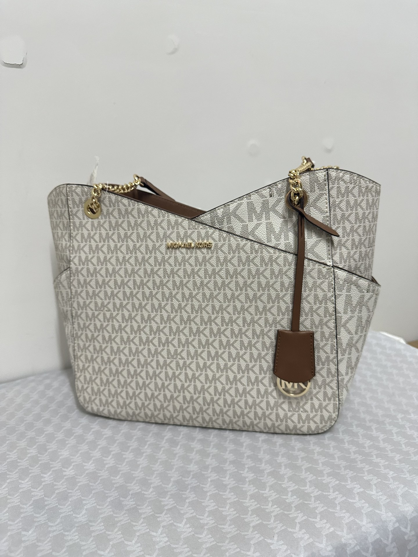 Michael Kors 2024年新款山型购物袋