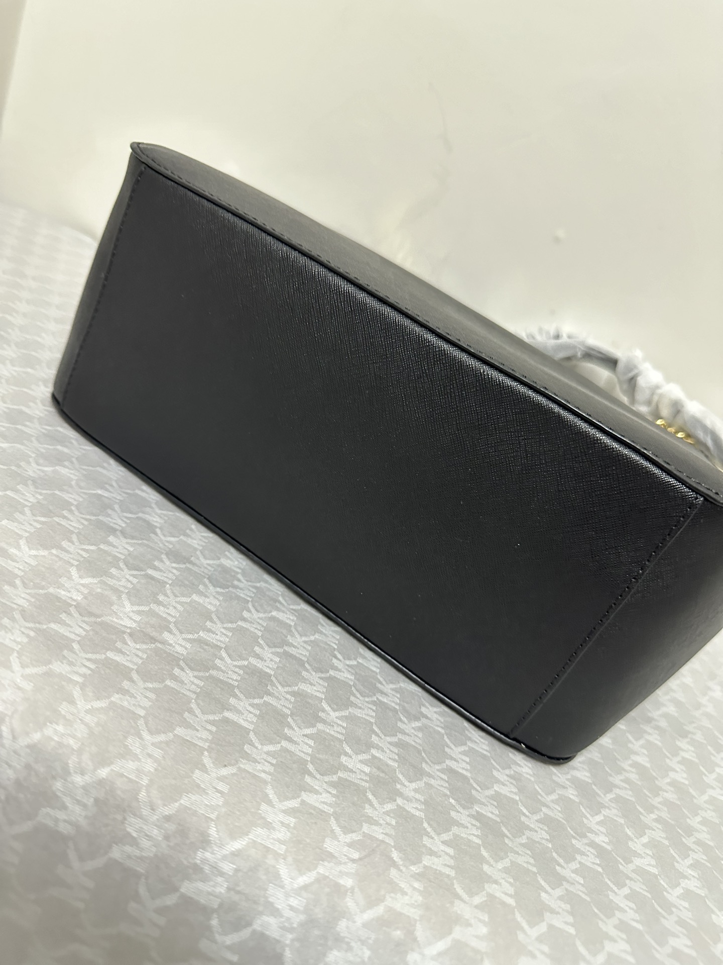 Michael Kors 2024年新款山型购物袋