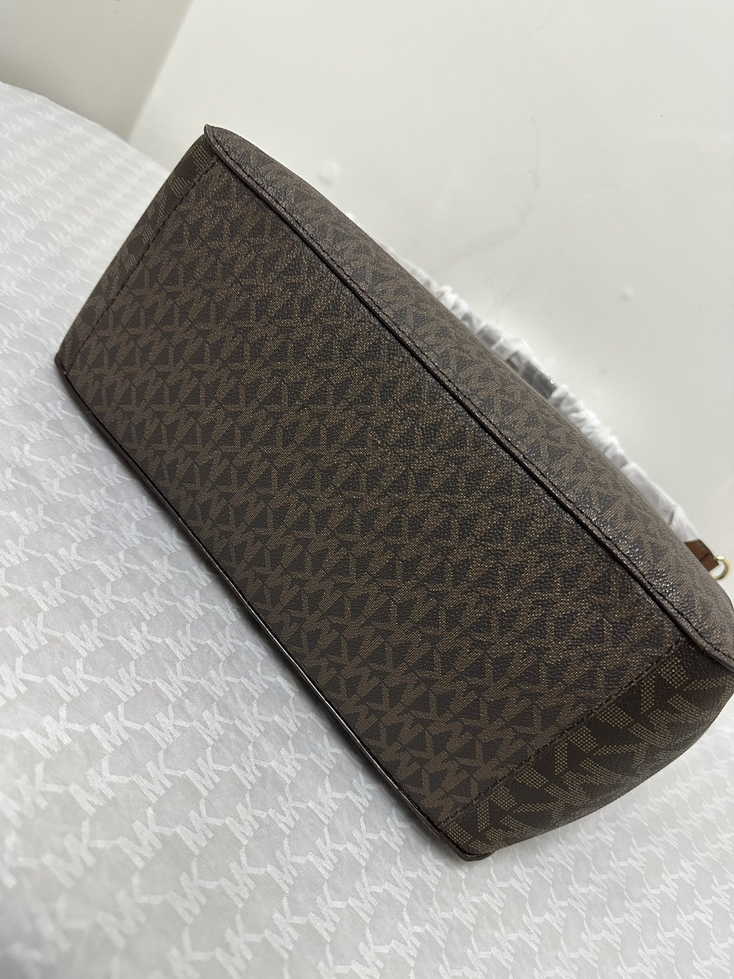 Michael Kors 2024年新款山型购物袋