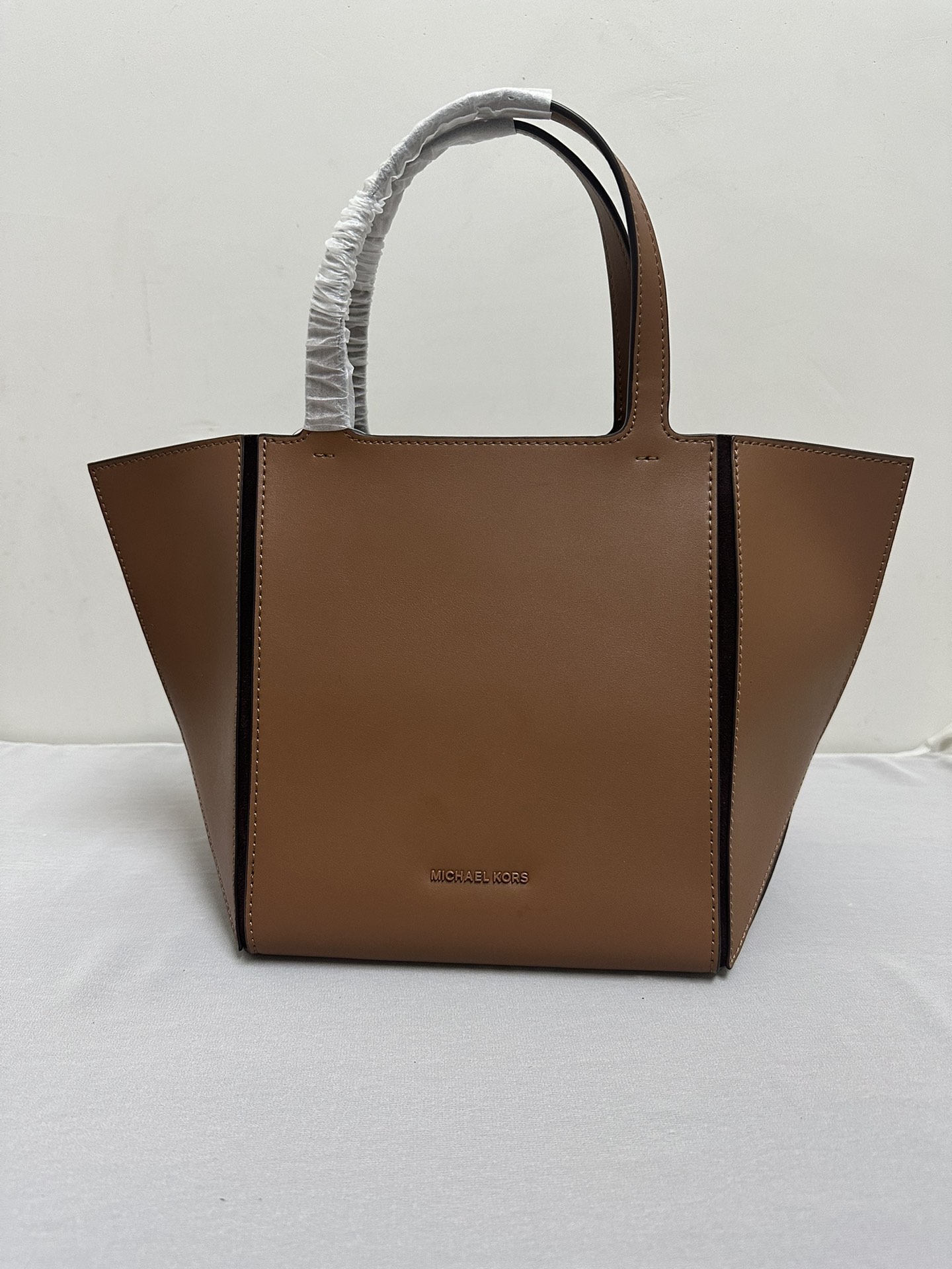 Michael Kors Mk折叠托特包中号、棕色