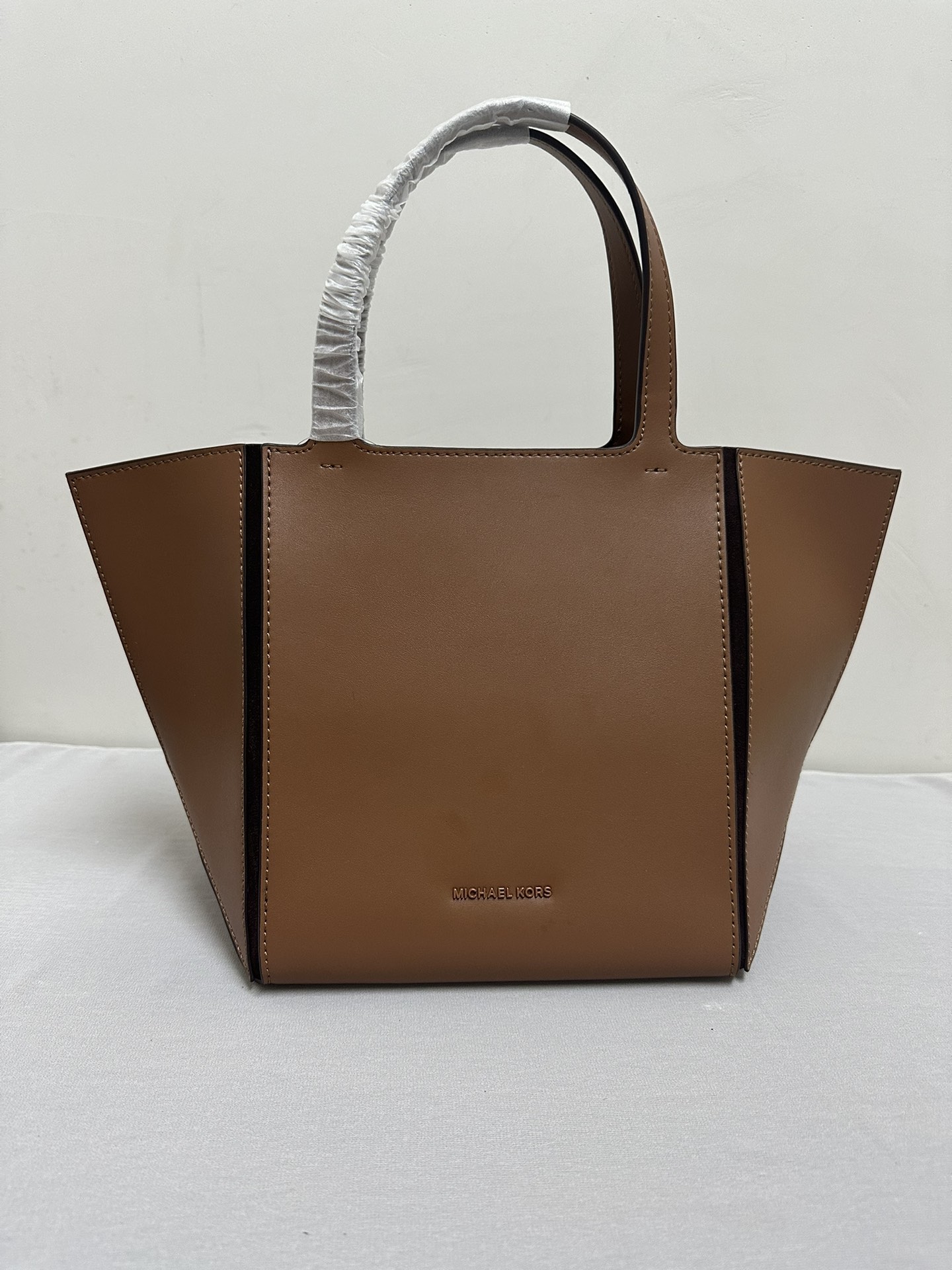 Michael Kors Mk折叠托特包中号、棕色