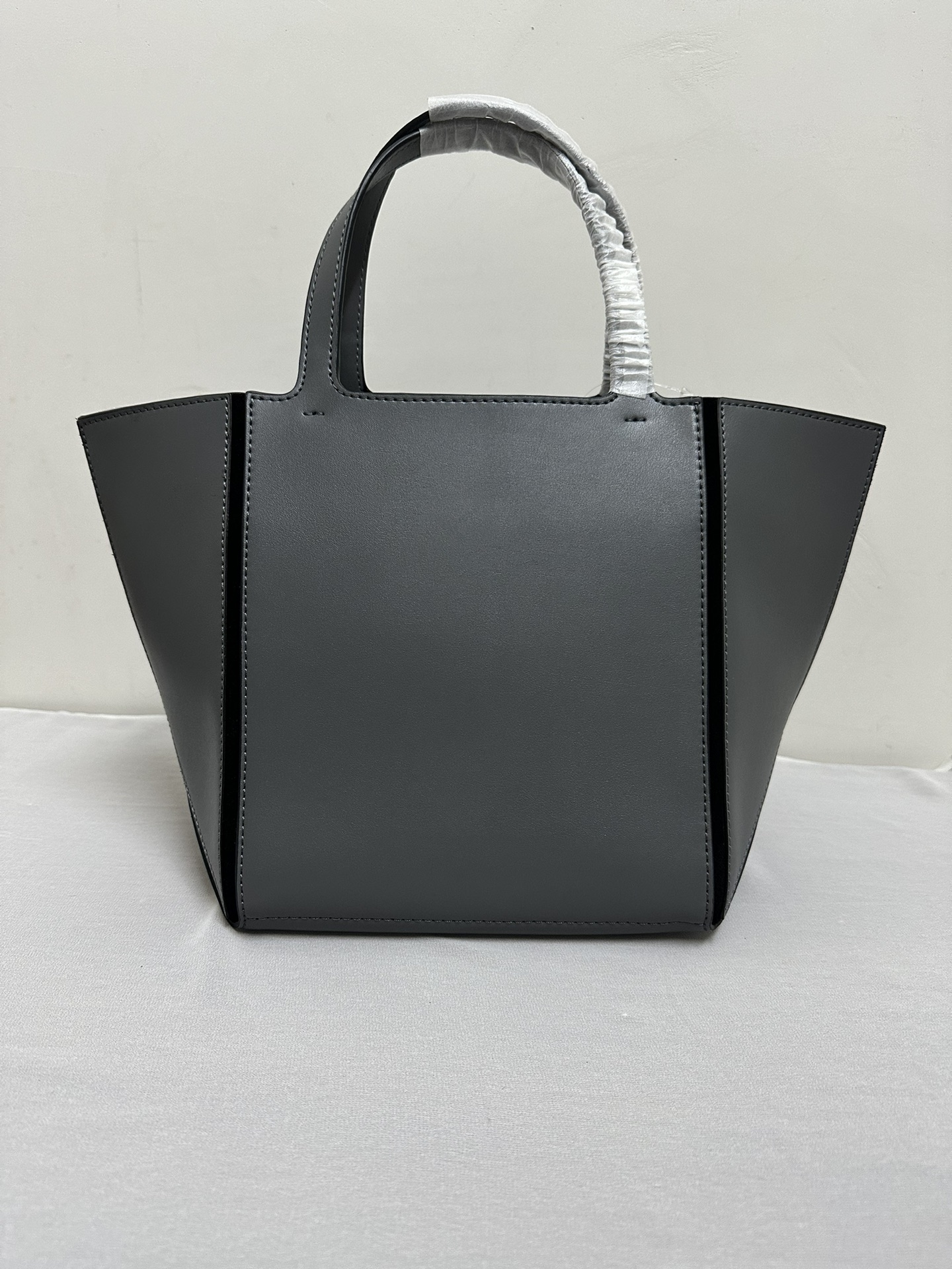 Michael Kors Mk折叠托特包中号、灰色