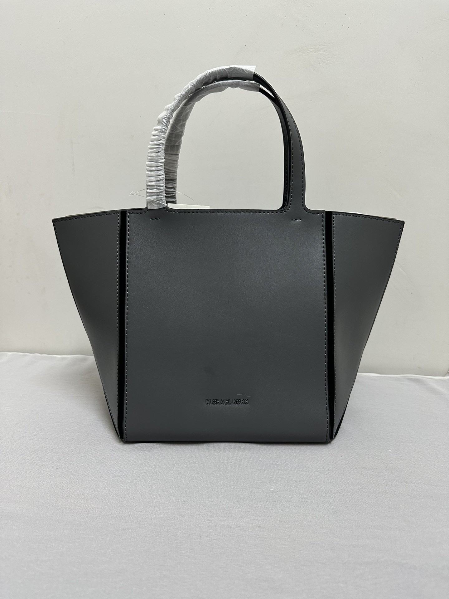Michael Kors Mk折叠托特包中号、灰色