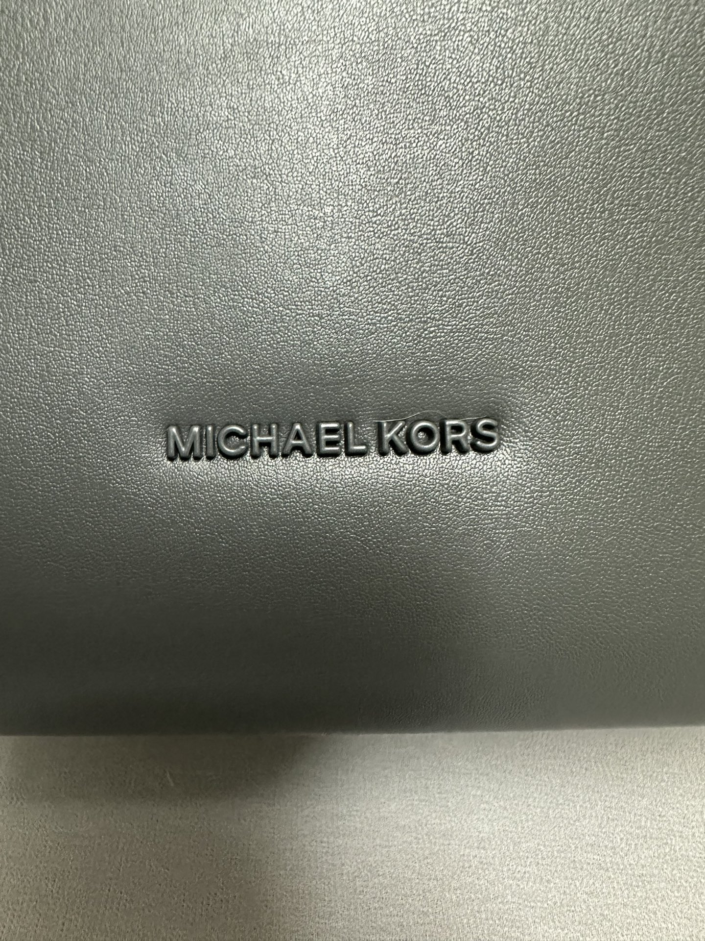 Michael Kors Mk折叠托特包中号、灰色