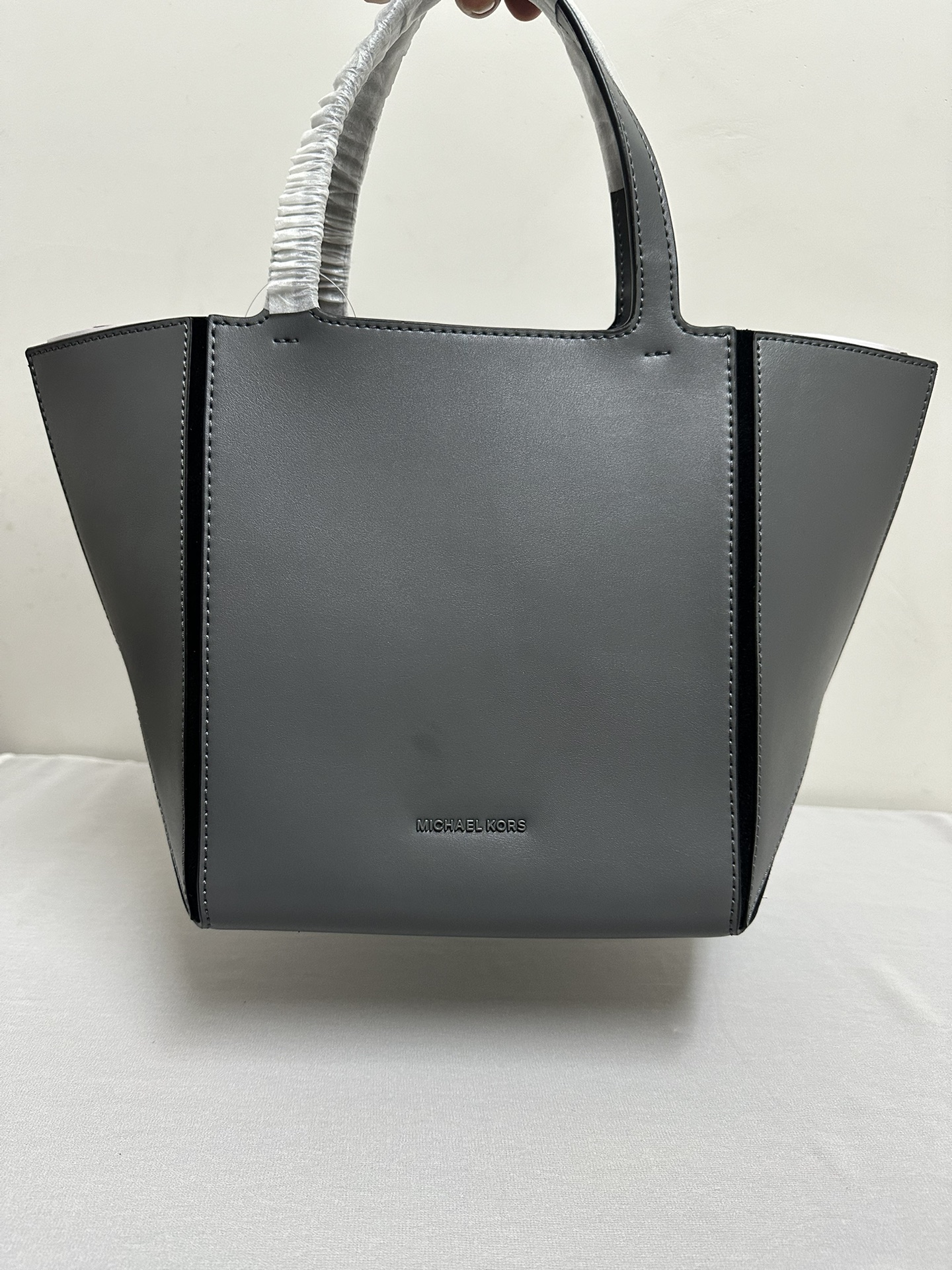 Michael Kors Mk折叠托特包中号、灰色