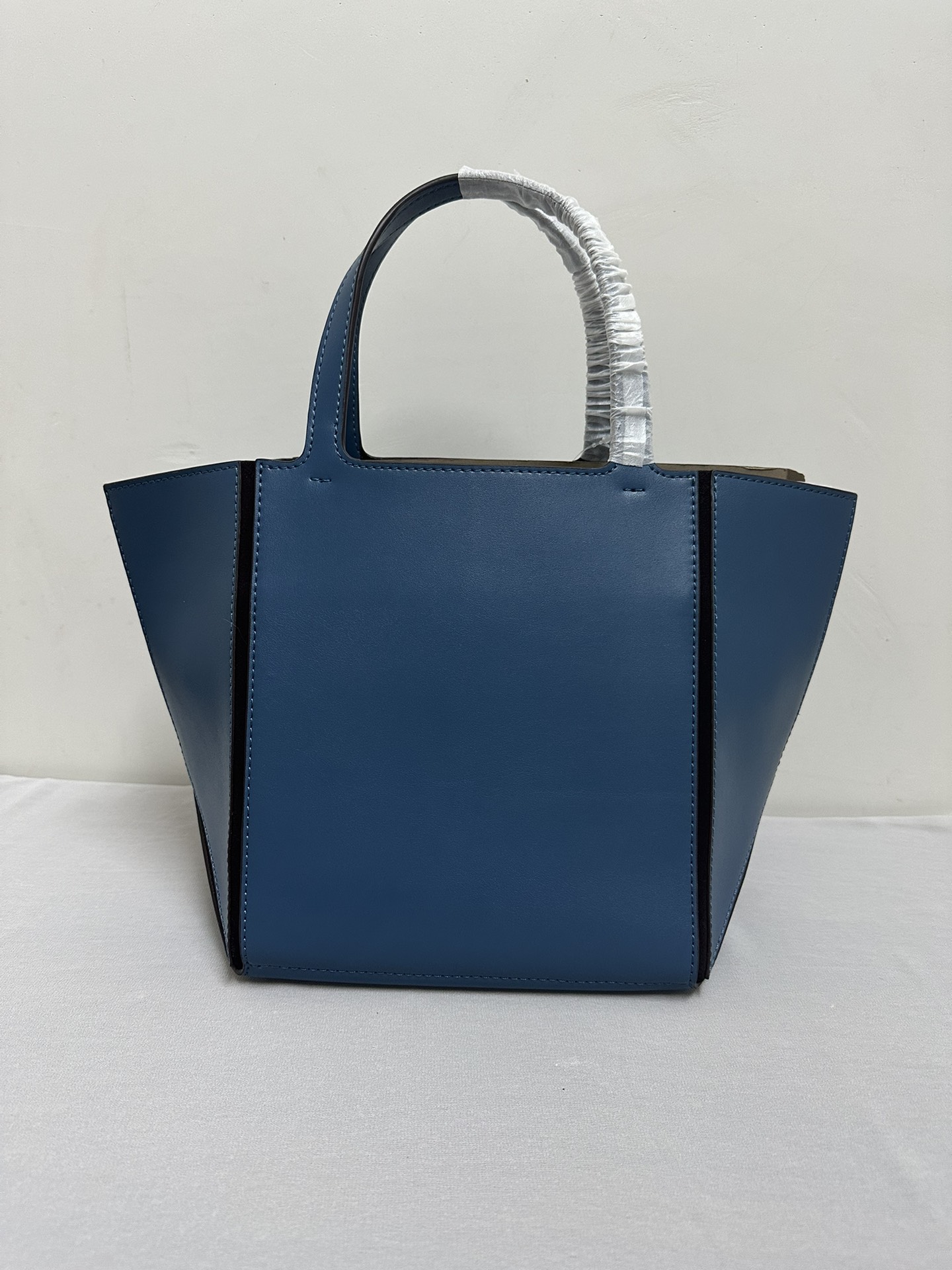 Michael Kors Mk折叠托特包中号、车菊兰