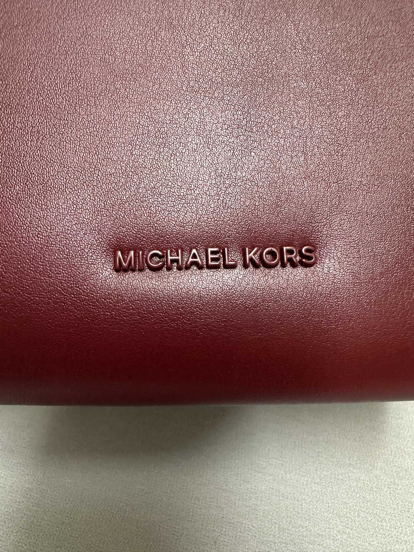 Michael Kors Mk折叠托特包小号，酒红