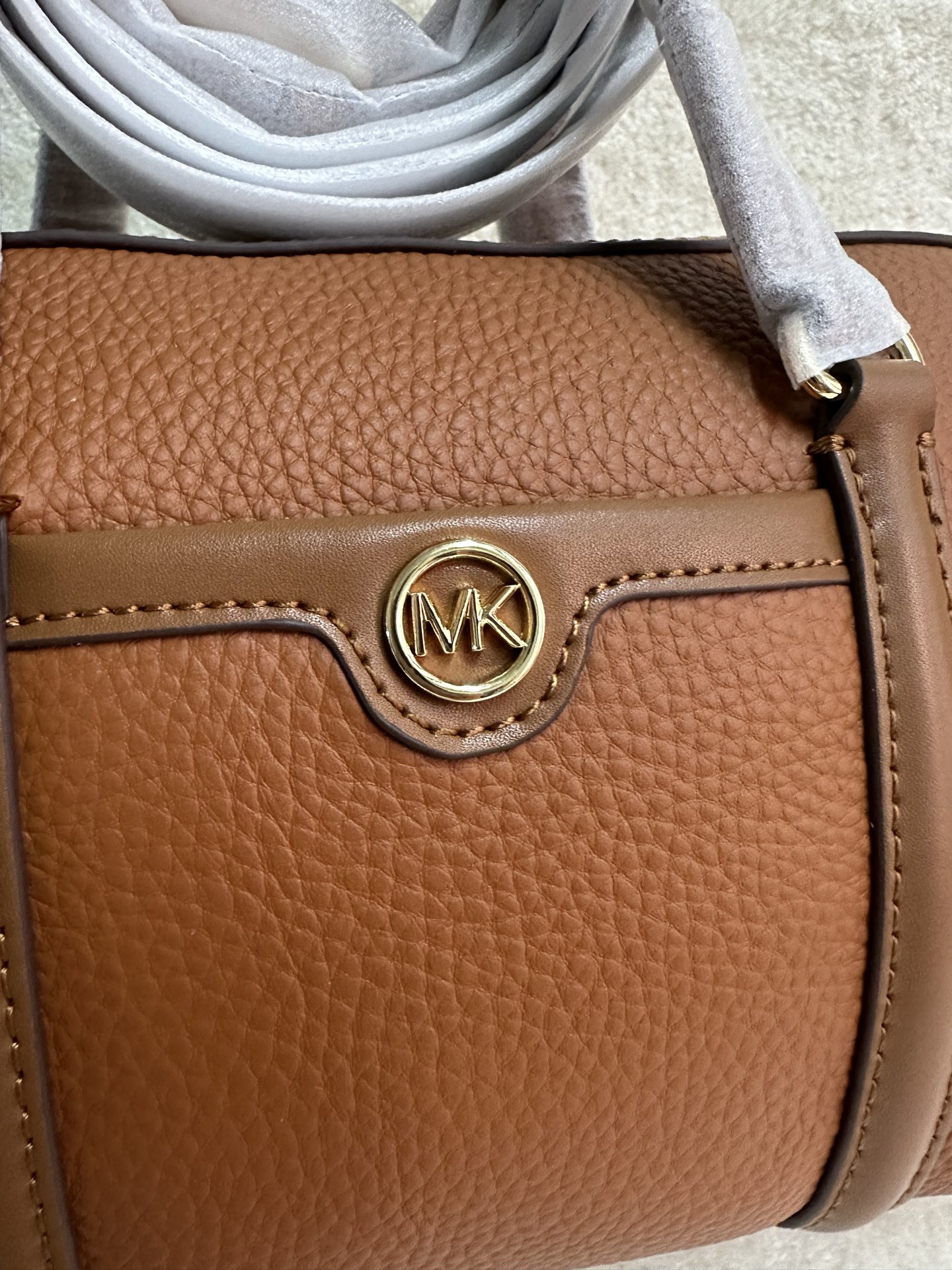 Michael Kors MICHAEL KORS迈克高仕 MK Travel 女士小号老花手提斜挎包 此款 Travel 小号老花手提包
