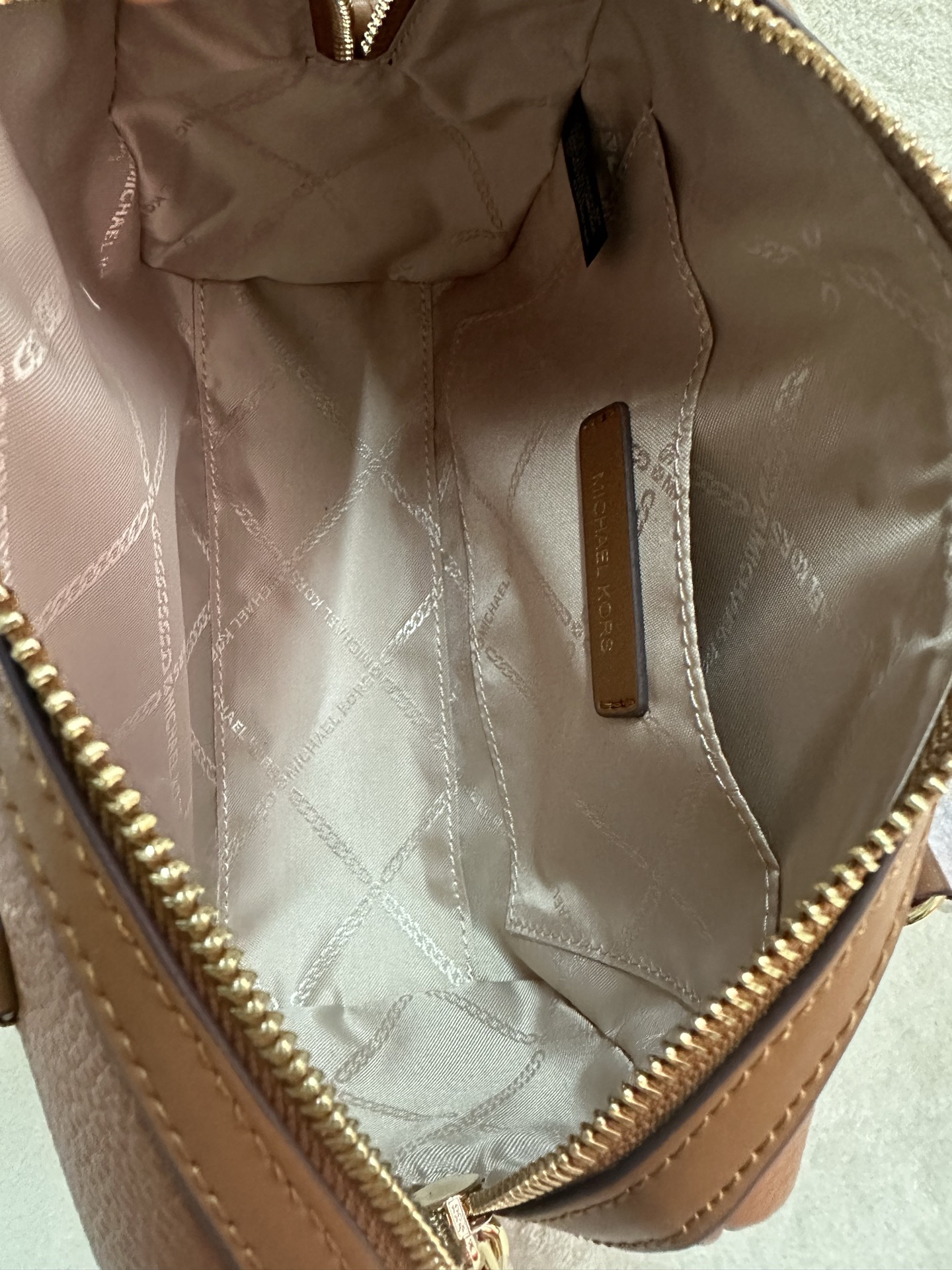 Michael Kors MICHAEL KORS迈克高仕 MK Travel 女士小号老花手提斜挎包 此款 Travel 小号老花手提包