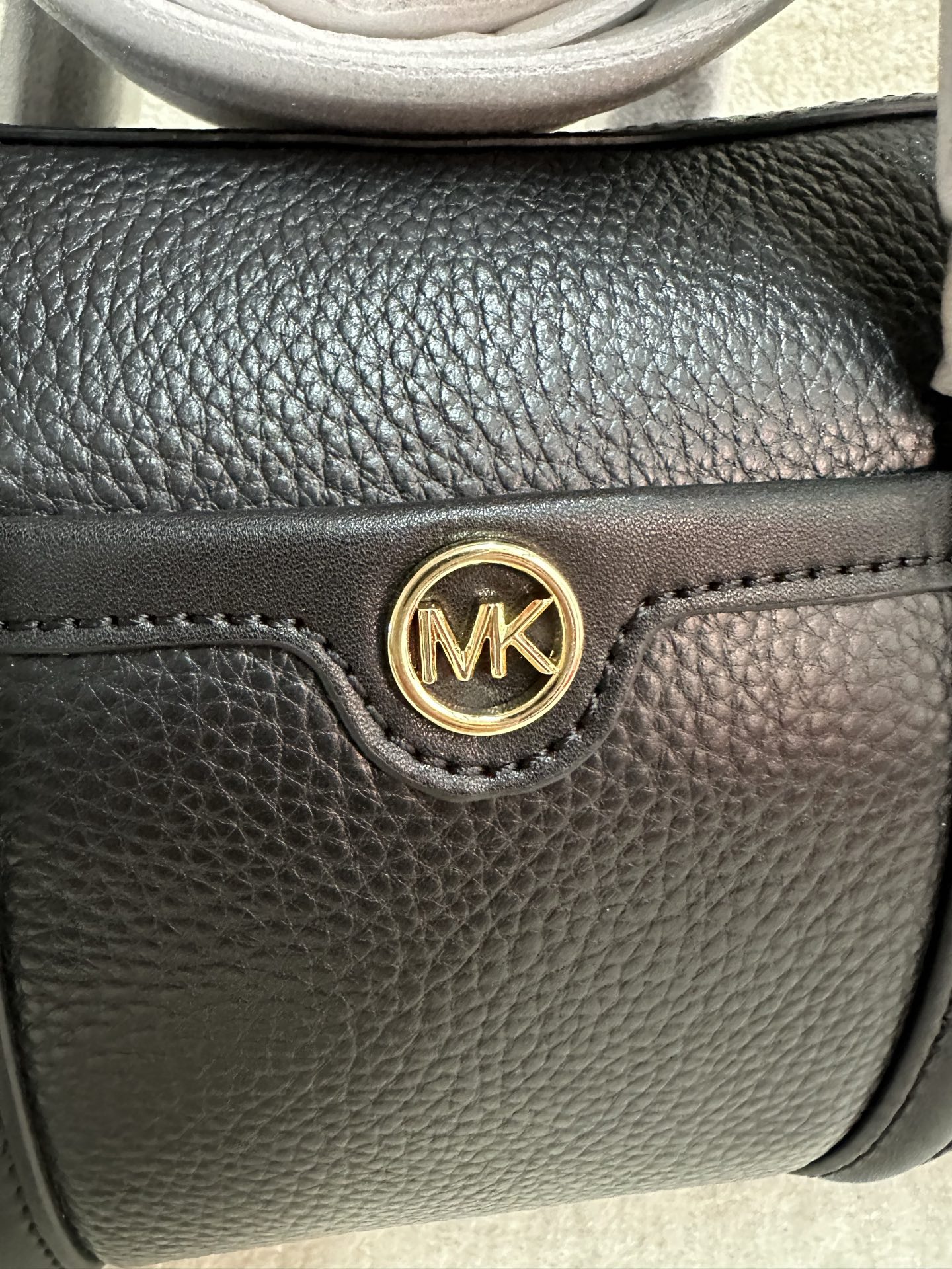 Michael Kors MICHAEL KORS迈克高仕 MK Travel 女士小号老花手提斜挎包 此款 Travel 小号老花手提包