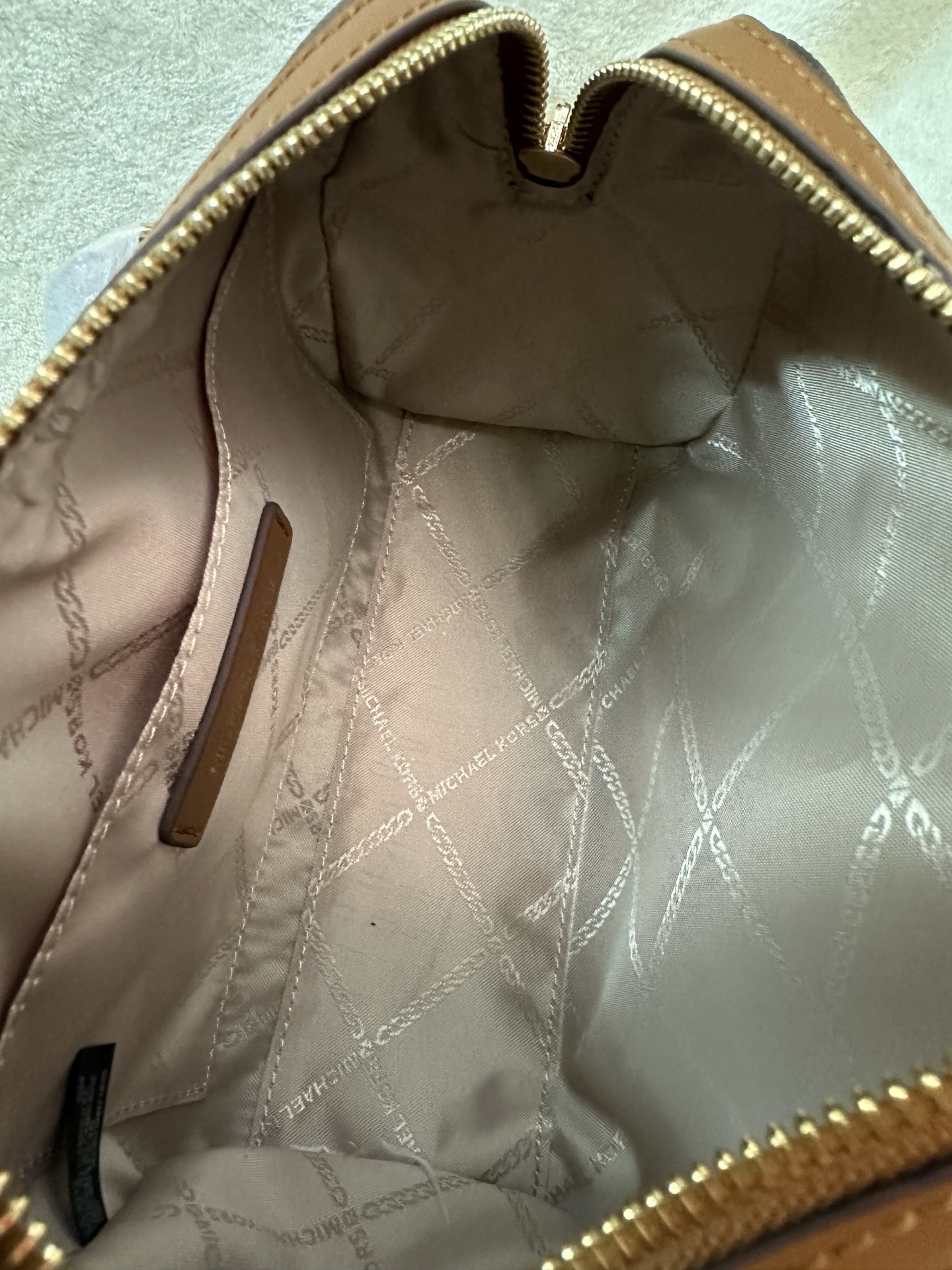 Michael Kors MICHAEL KORS迈克高仕 MK Travel 女士小号老花手提斜挎包 此款 Travel 小号老花手提包