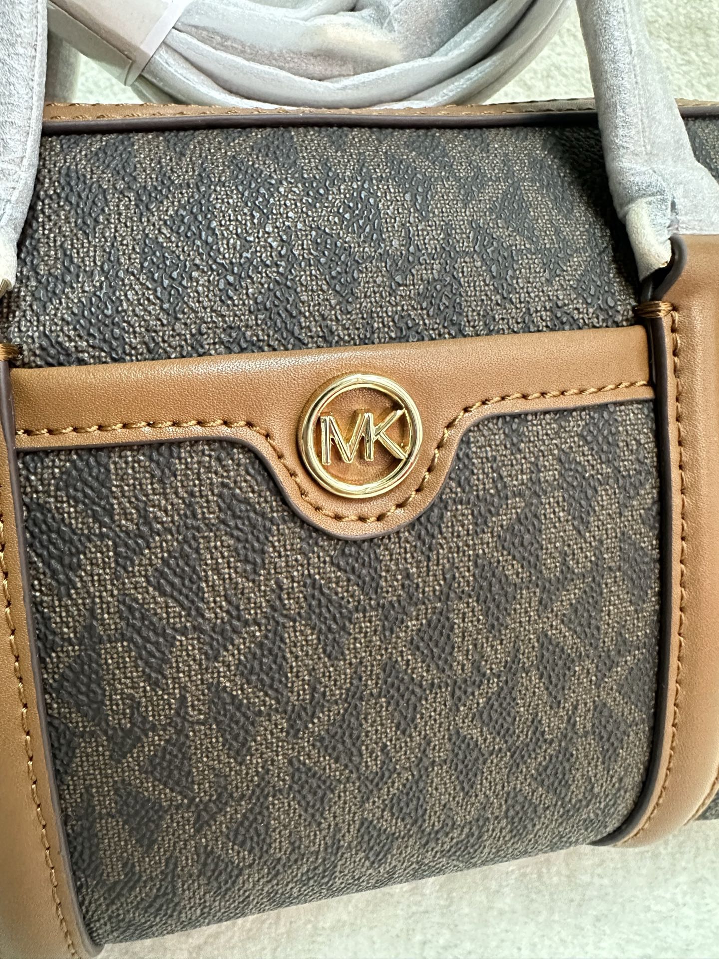 Michael Kors MICHAEL KORS迈克高仕 MK Travel 女士小号老花手提斜挎包 此款 Travel 小号老花手提包