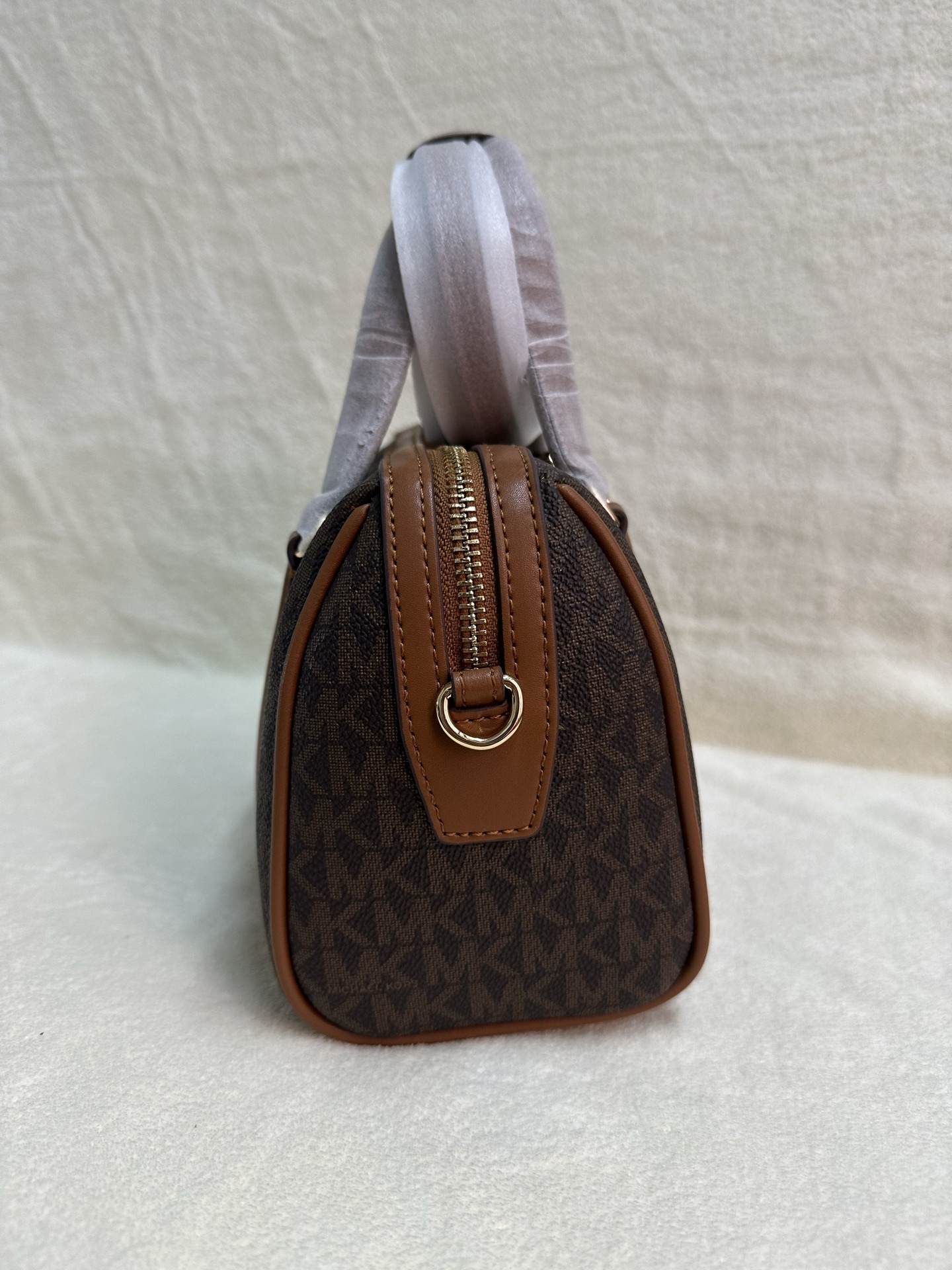 Michael Kors MICHAEL KORS迈克高仕 MK Travel 女士小号老花手提斜挎包 此款 Travel 小号老花手提包