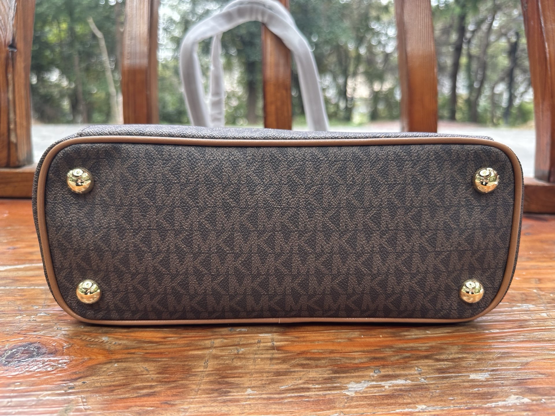 Michael Kors 耳朵购物袋