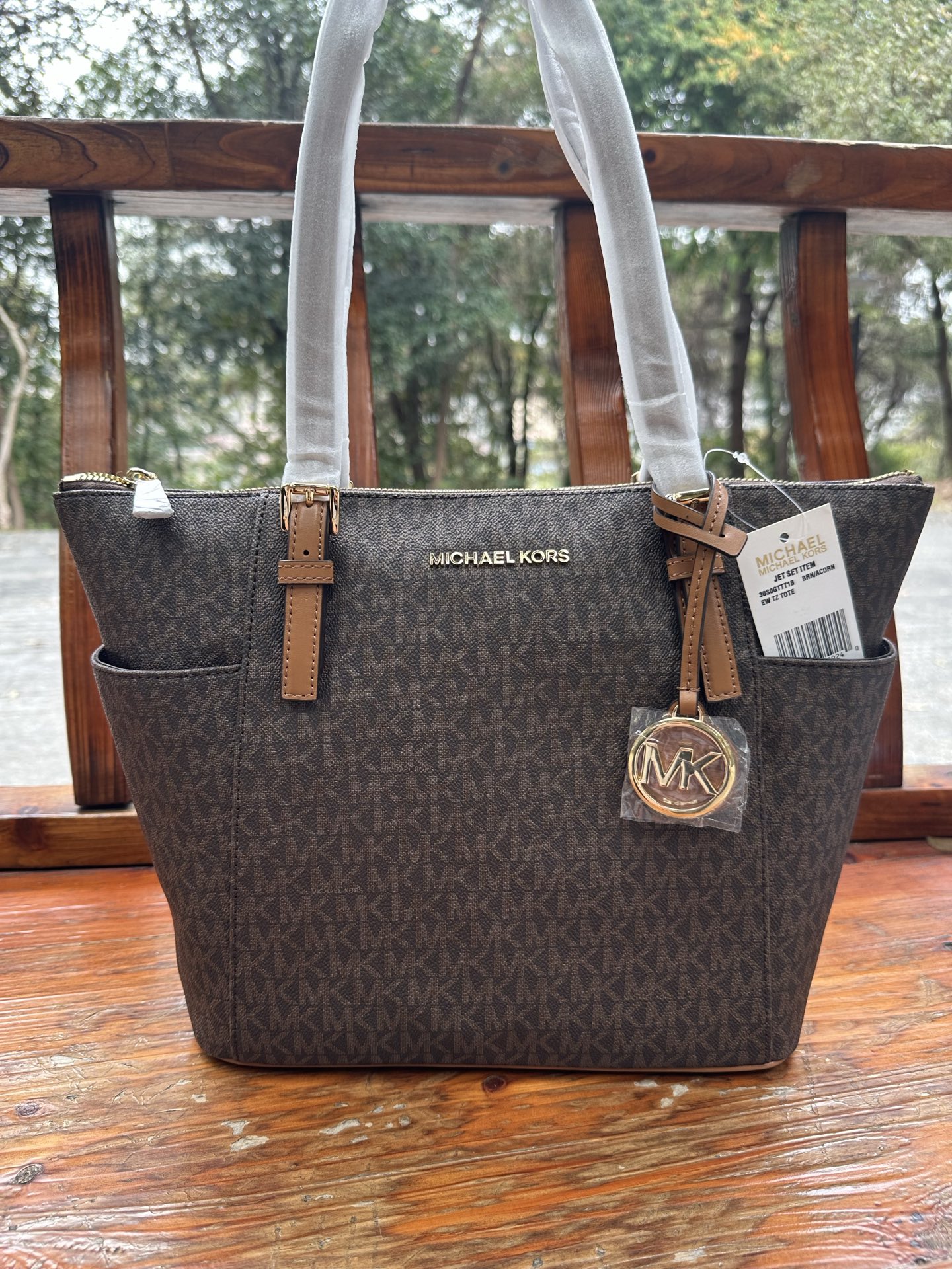 Michael Kors 耳朵购物袋