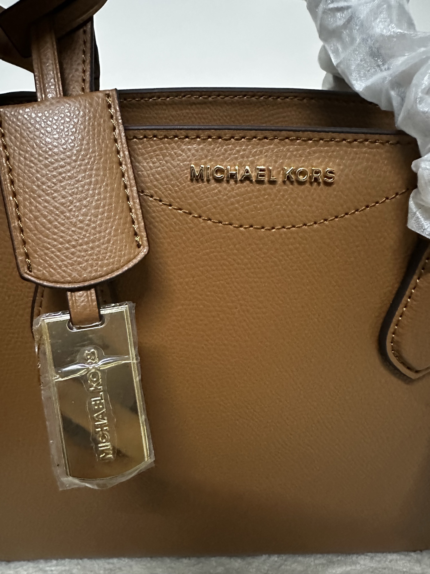 Michael Kors ～2025年M K新款。4个色。 饺子包