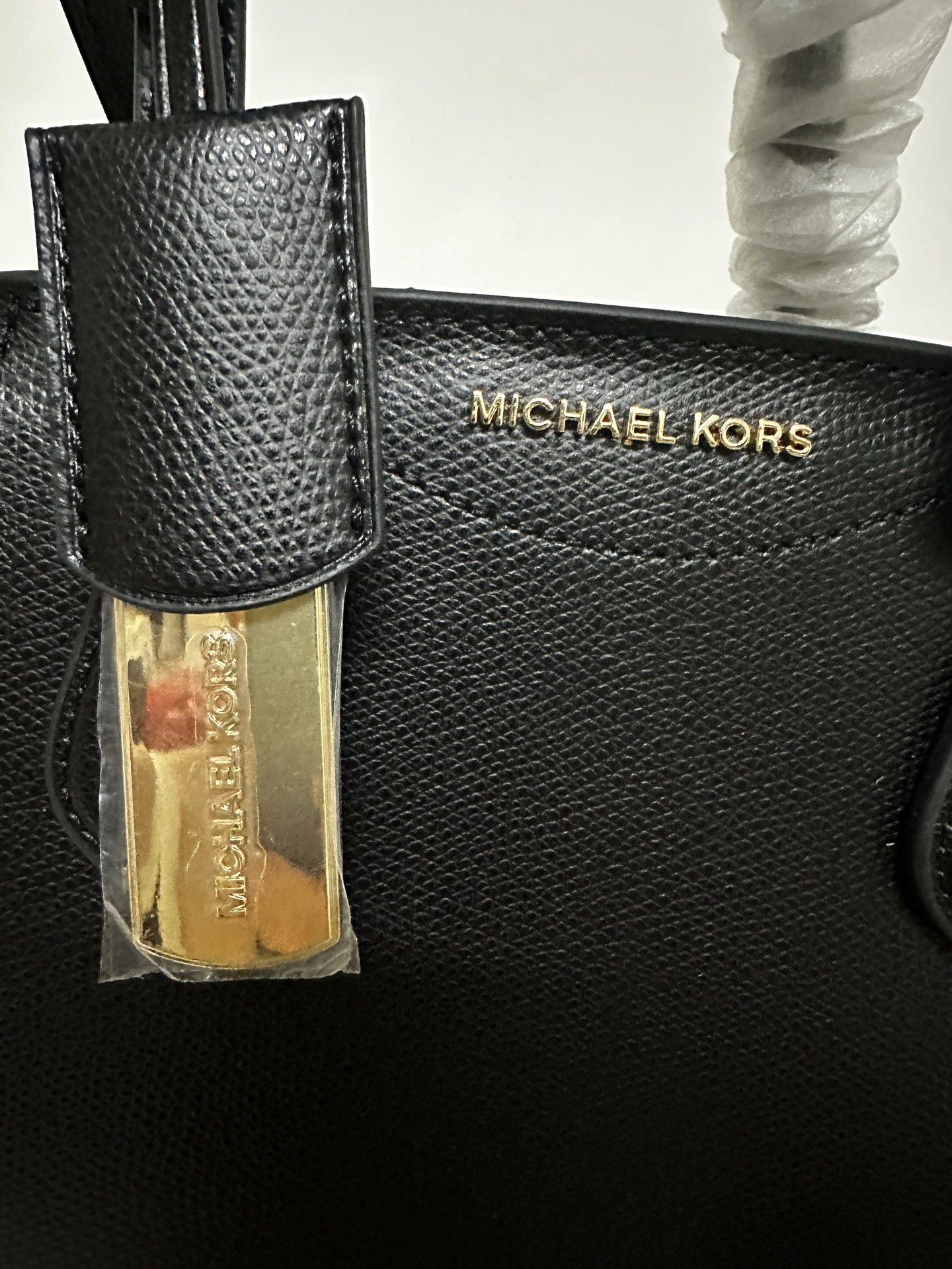Michael Kors ～2025年M K新款。4个色。 饺子包