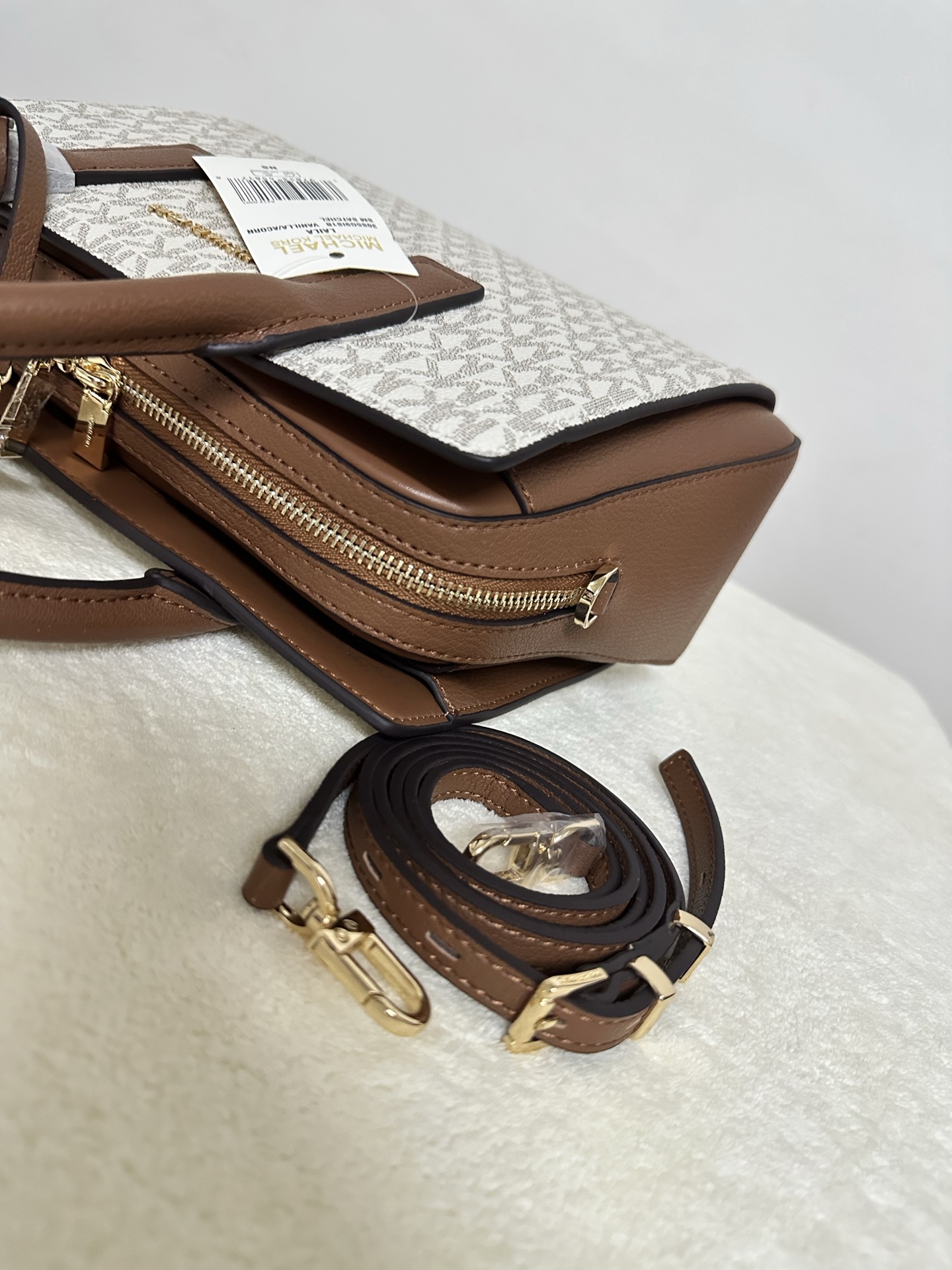Michael Kors MK Laila 女士小号手提包斜挎包：香草白拼棕