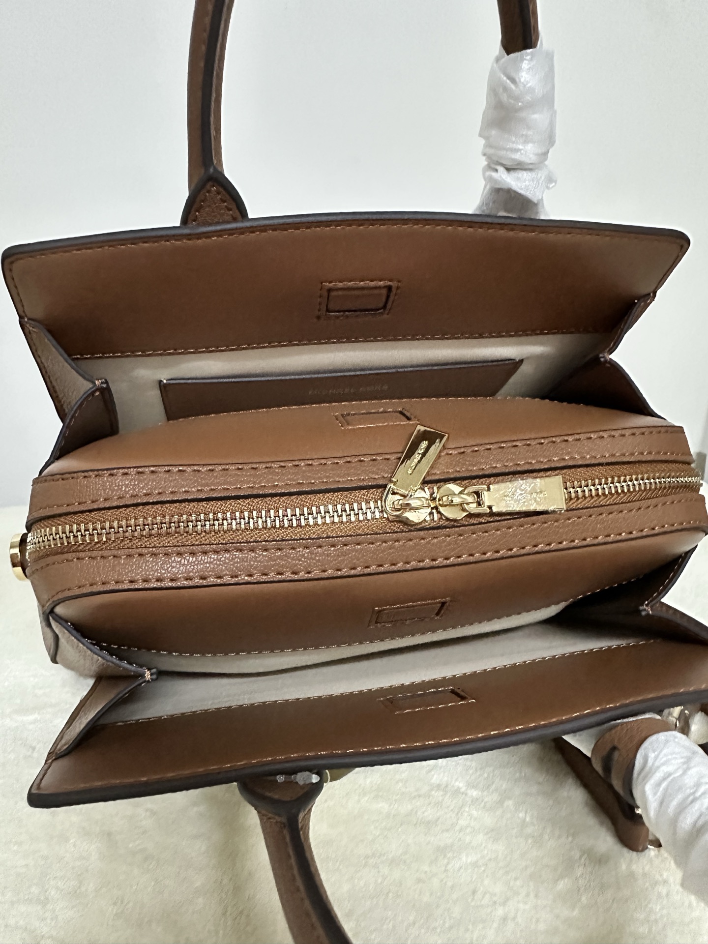 Michael Kors MK Laila 女士小号手提包斜挎包：香草白拼棕