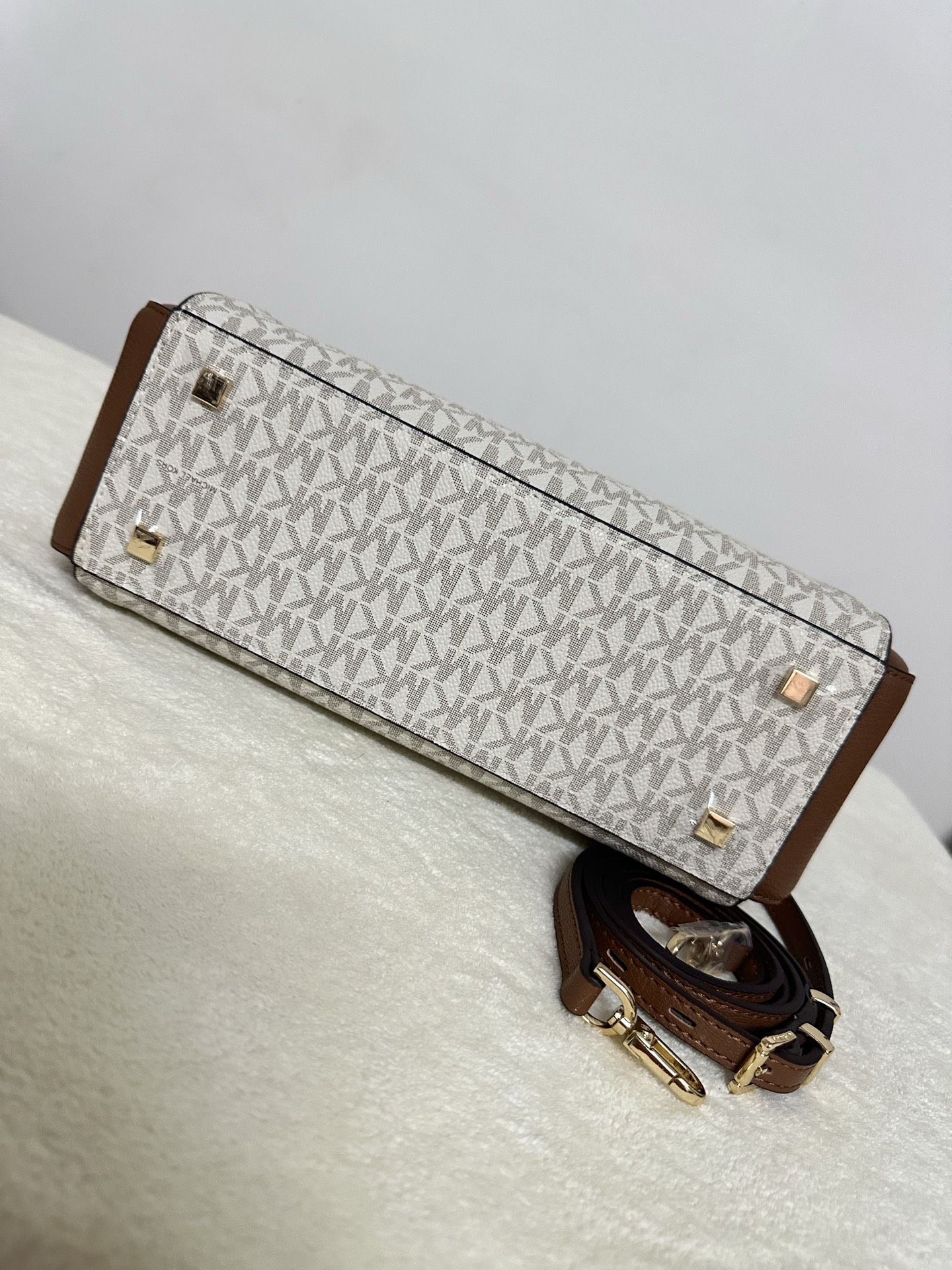 Michael Kors MK Laila 女士小号手提包斜挎包：香草白拼棕