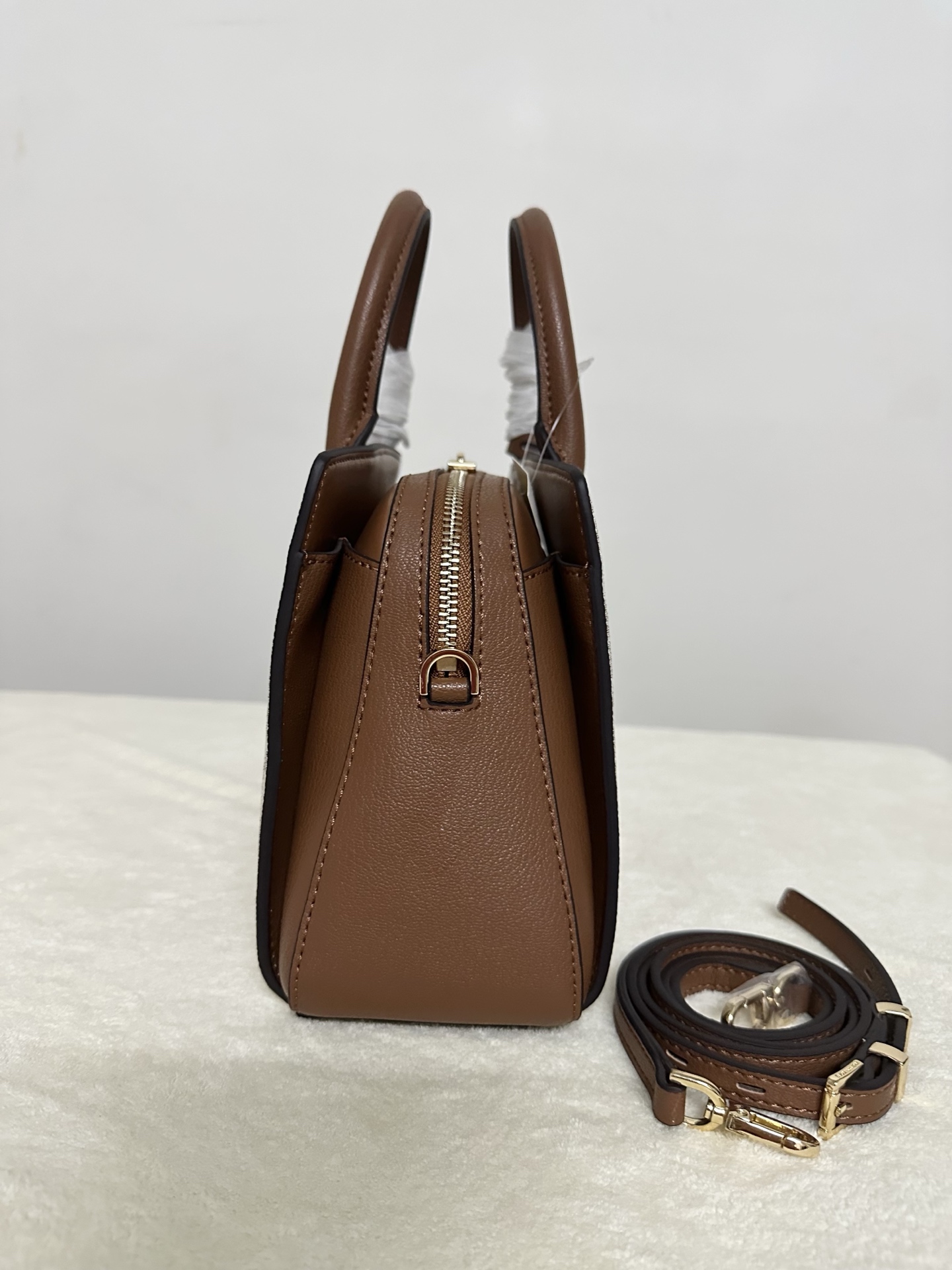 Michael Kors MK Laila 女士小号手提包斜挎包：香草白拼棕