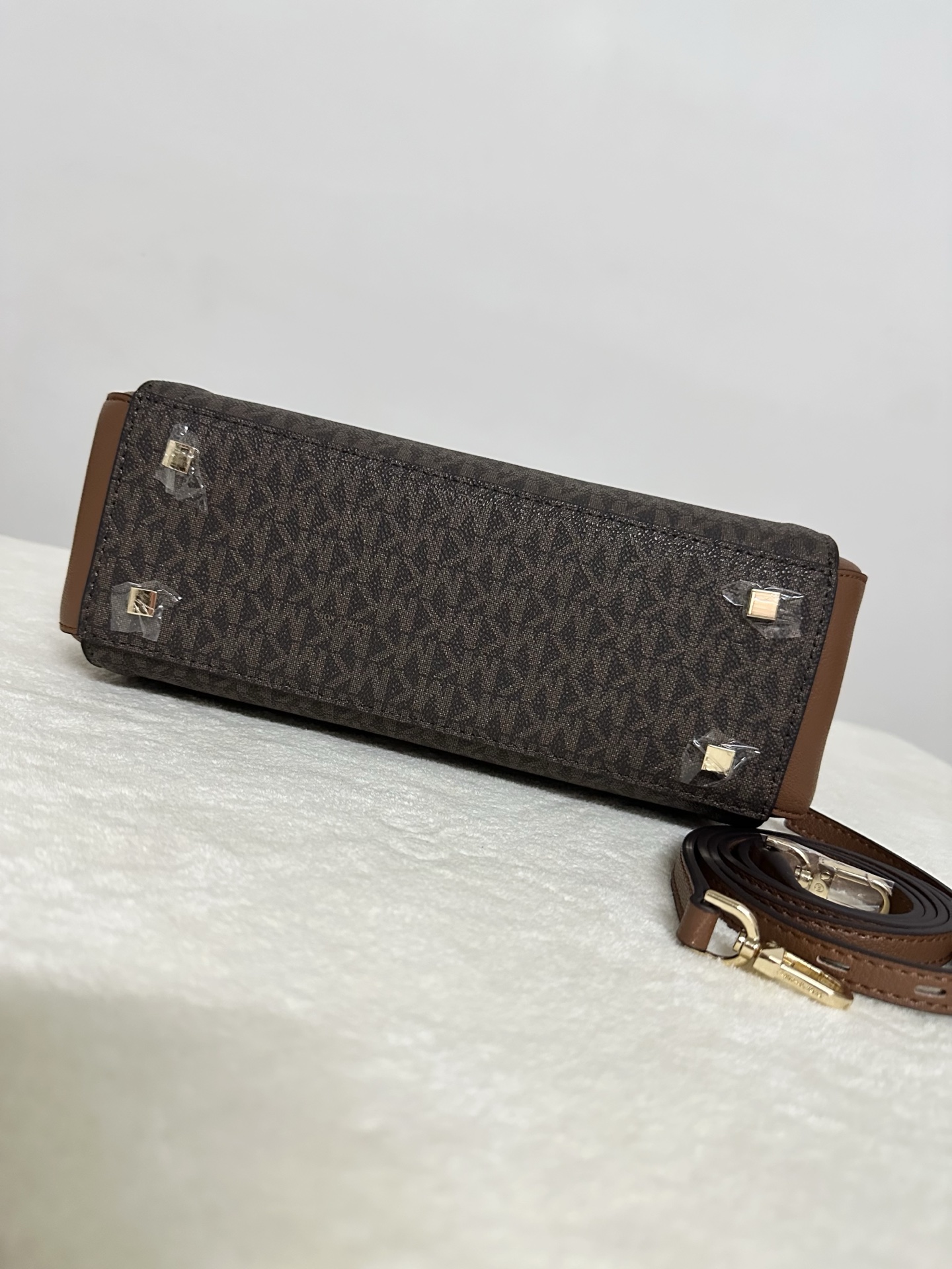 Michael Kors MK Laila 女士小号手提包斜挎包：香草白拼棕