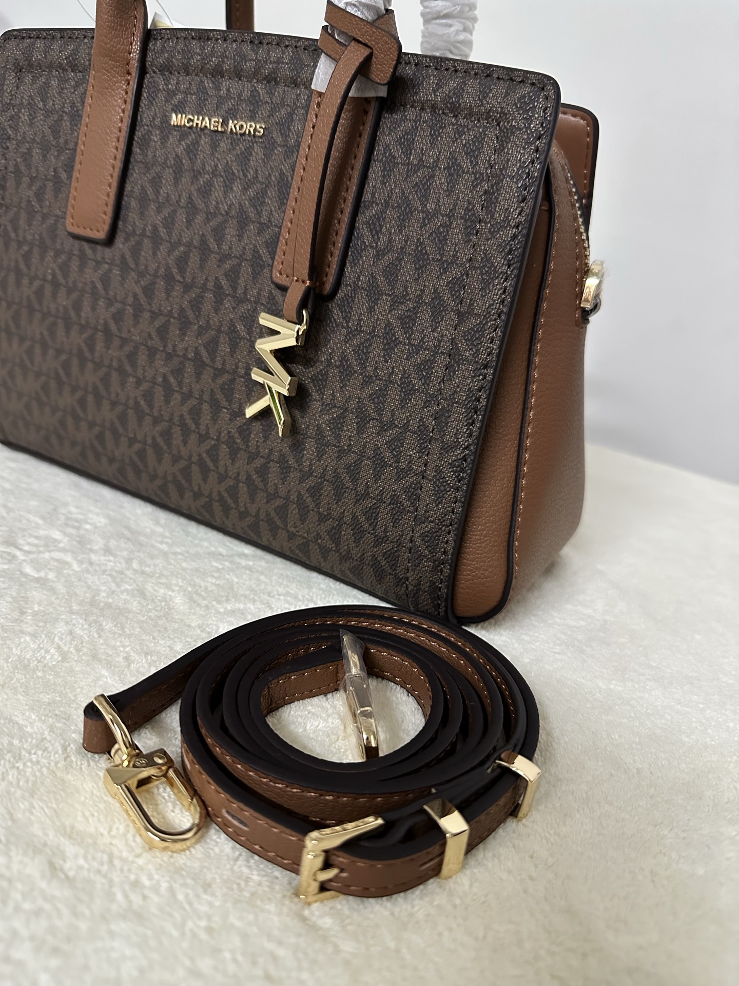 Michael Kors MK Laila 女士小号手提包斜挎包：香草白拼棕