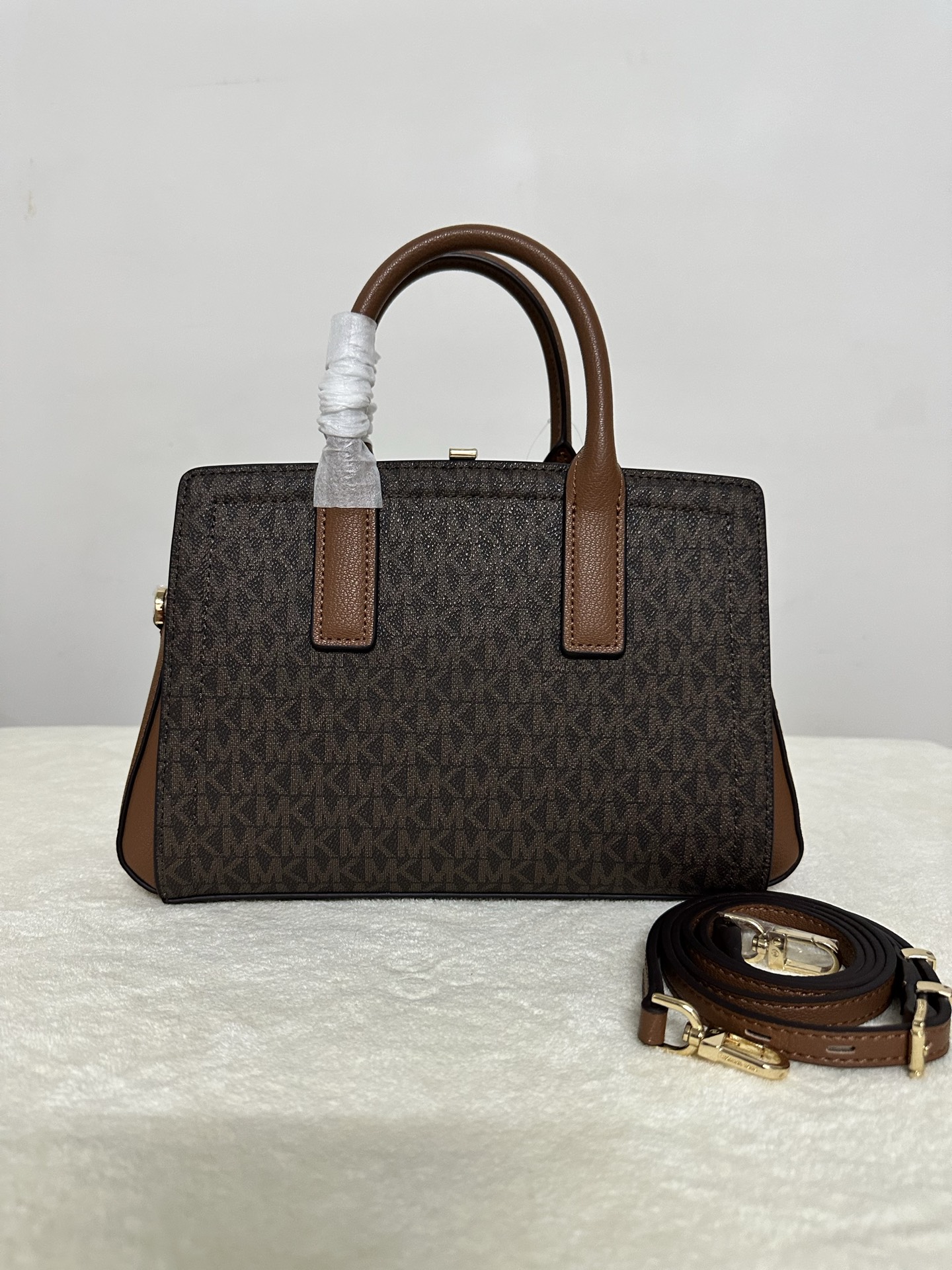 Michael Kors MK Laila 女士小号手提包斜挎包：香草白拼棕