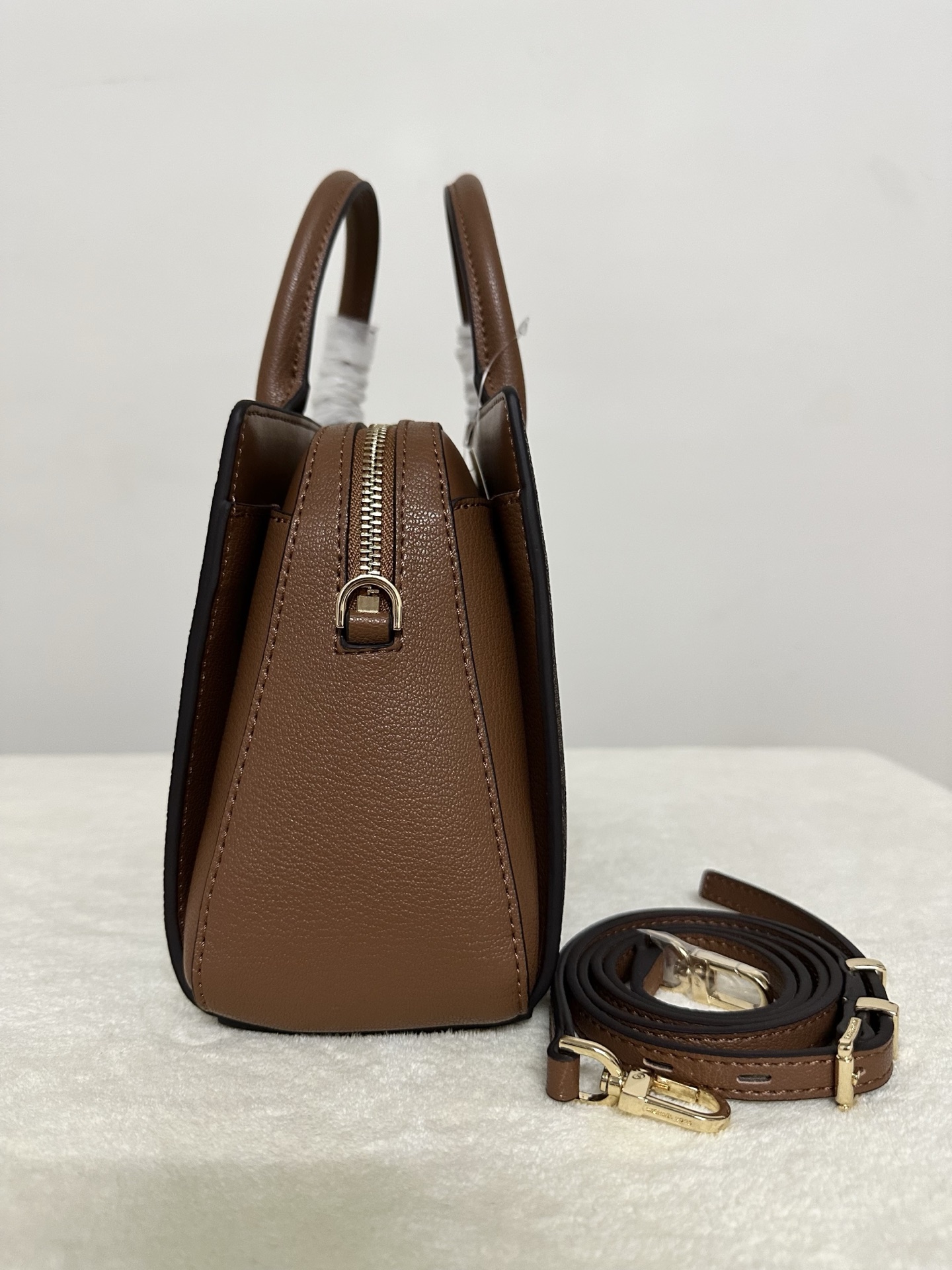 Michael Kors MK Laila 女士小号手提包斜挎包：香草白拼棕