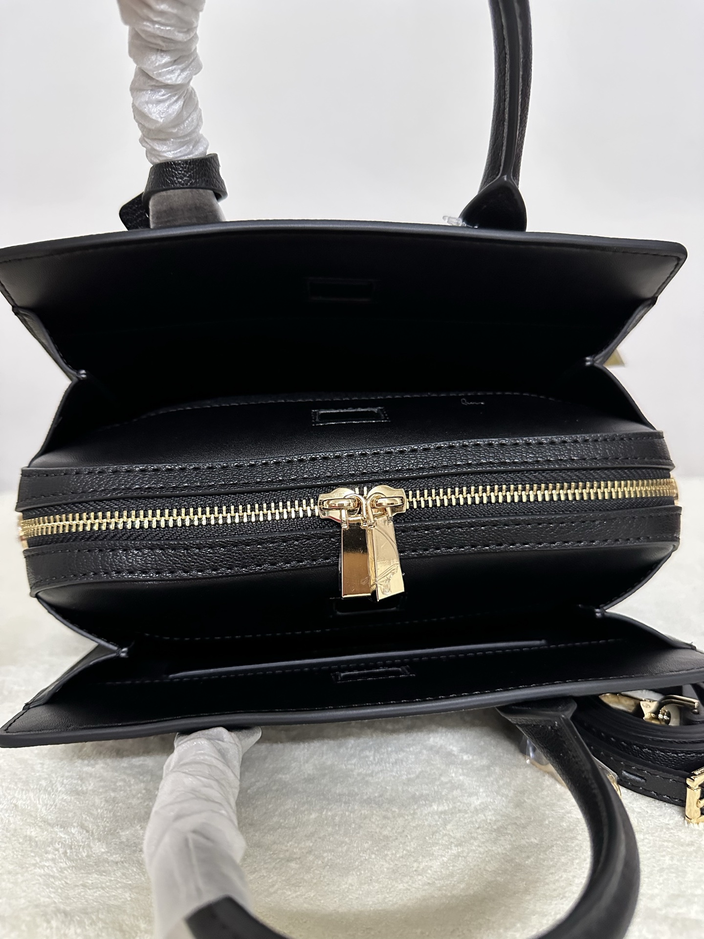 Michael Kors MK Laila 女士小号手提包斜挎包、黑色