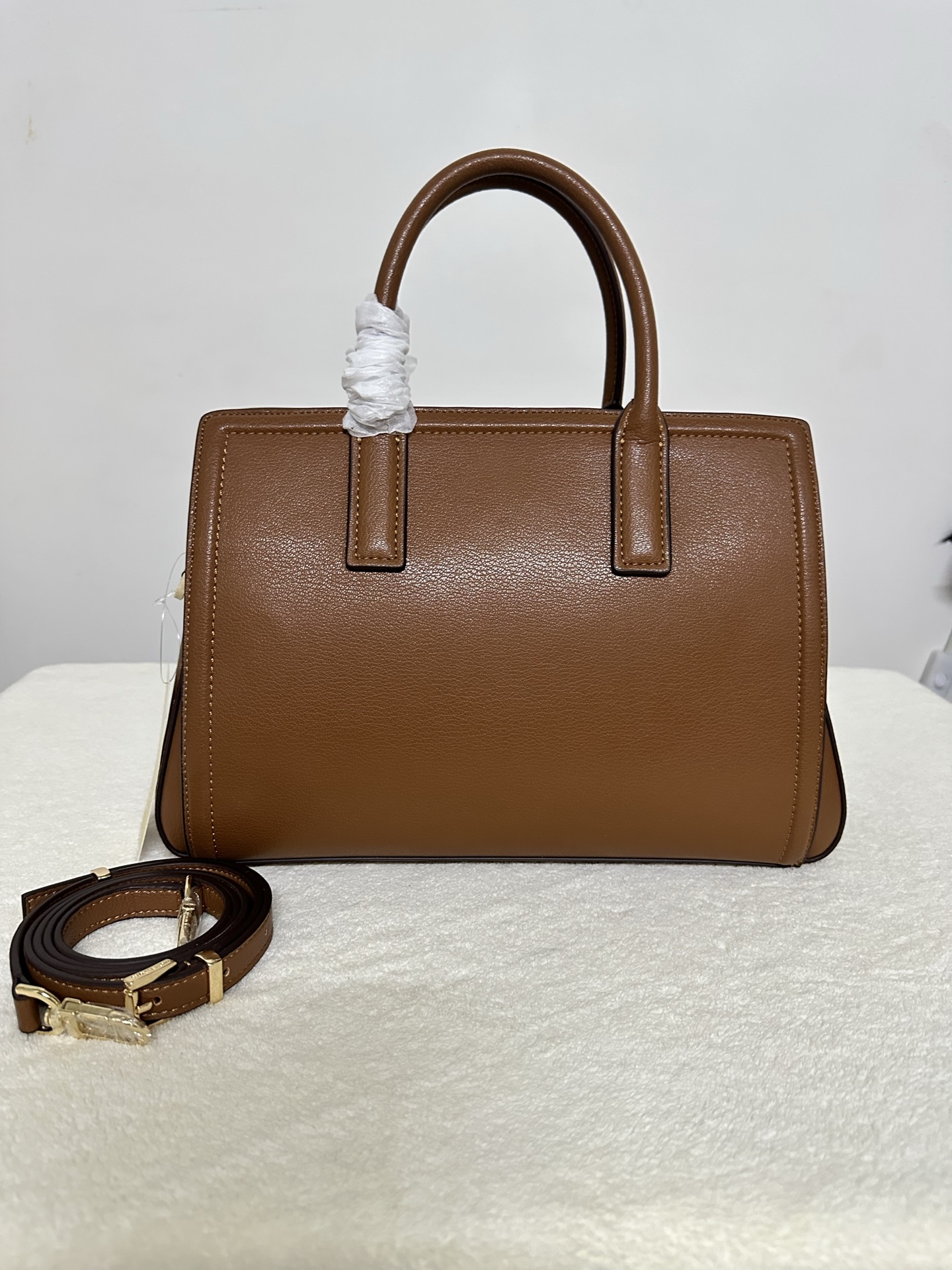 Michael Kors MK Laila 女士手提包斜挎包 香草白，橡果棕