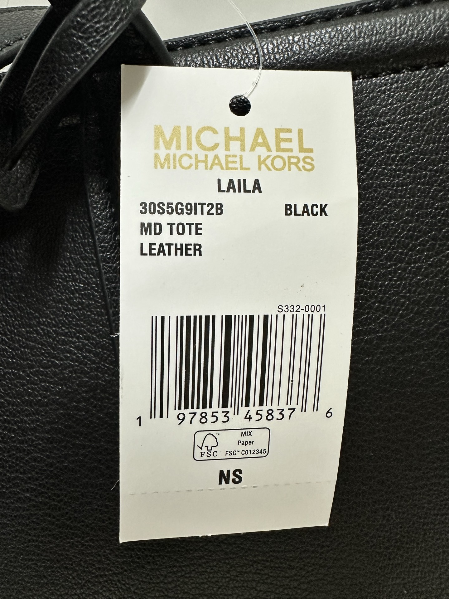 Michael Kors MK Laila 女士中号托特包单肩包 ．包身采用简简单 的造型 搭配 立体的挂饰