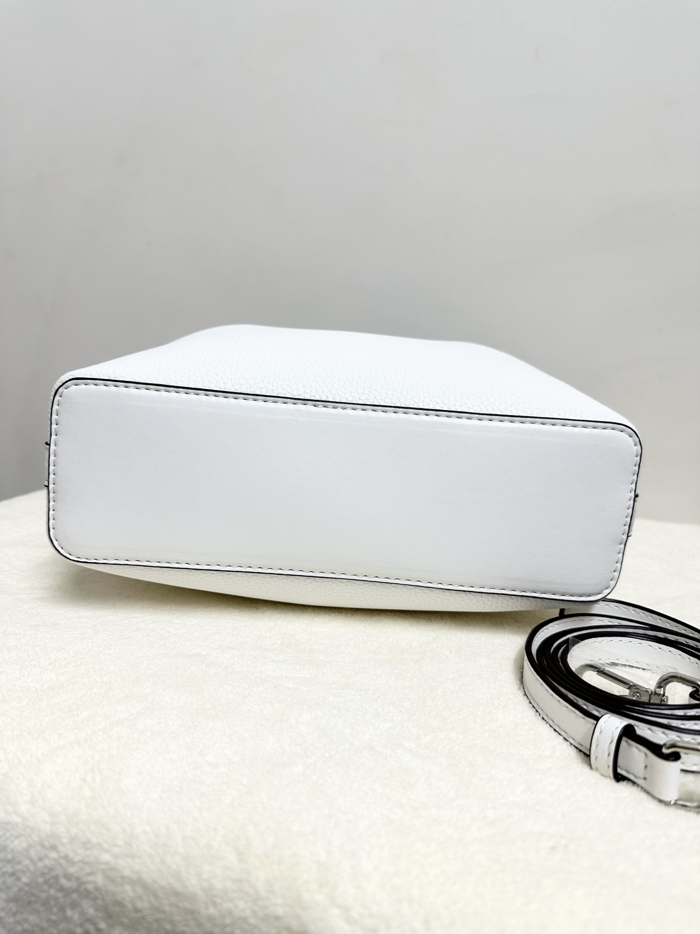 Michael Kors MK Carson 女士小号马衔扣手提包斜挎包橡果棕
