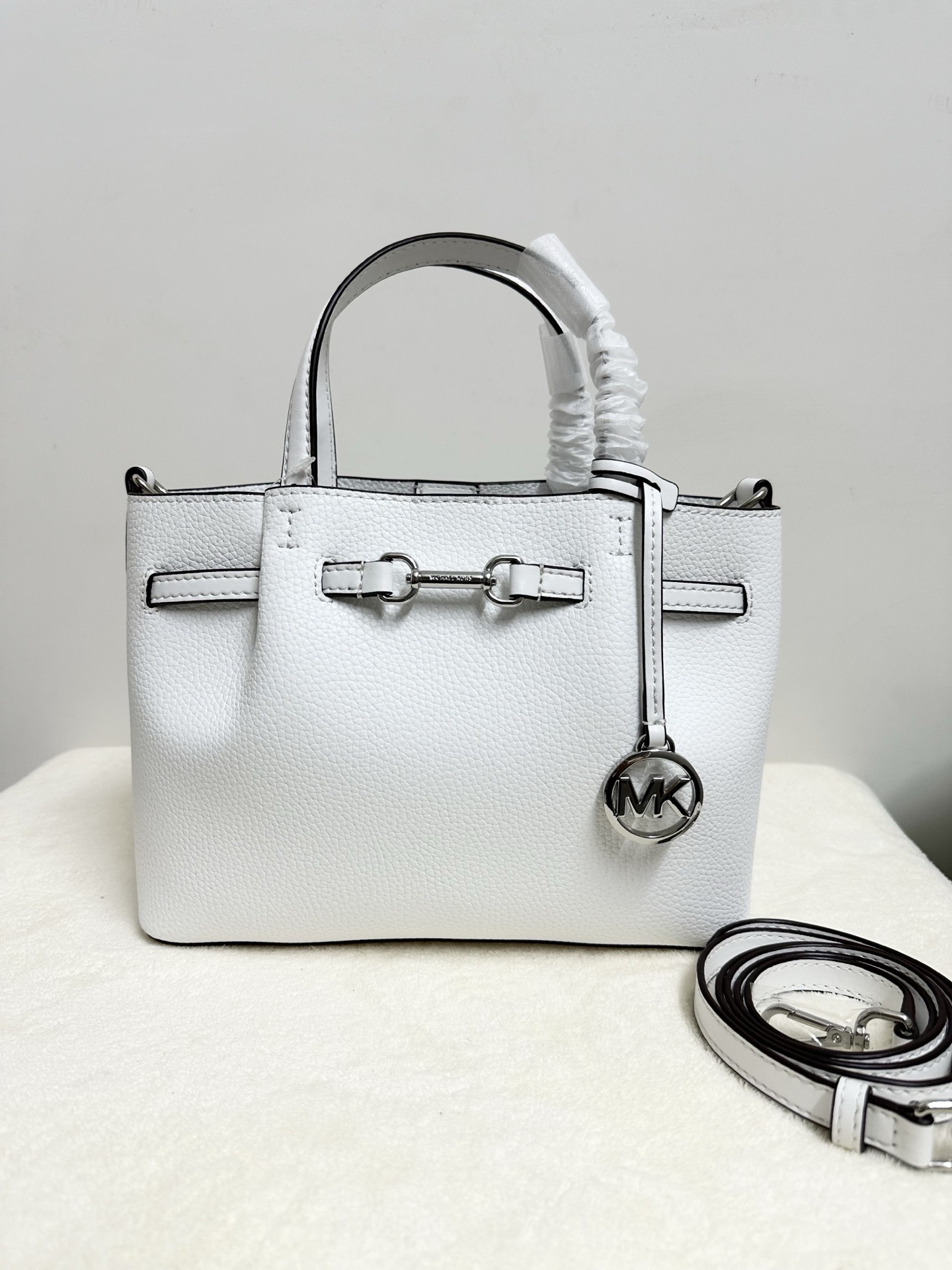 Michael Kors MK Carson 女士小号马衔扣手提包斜挎包橡果棕