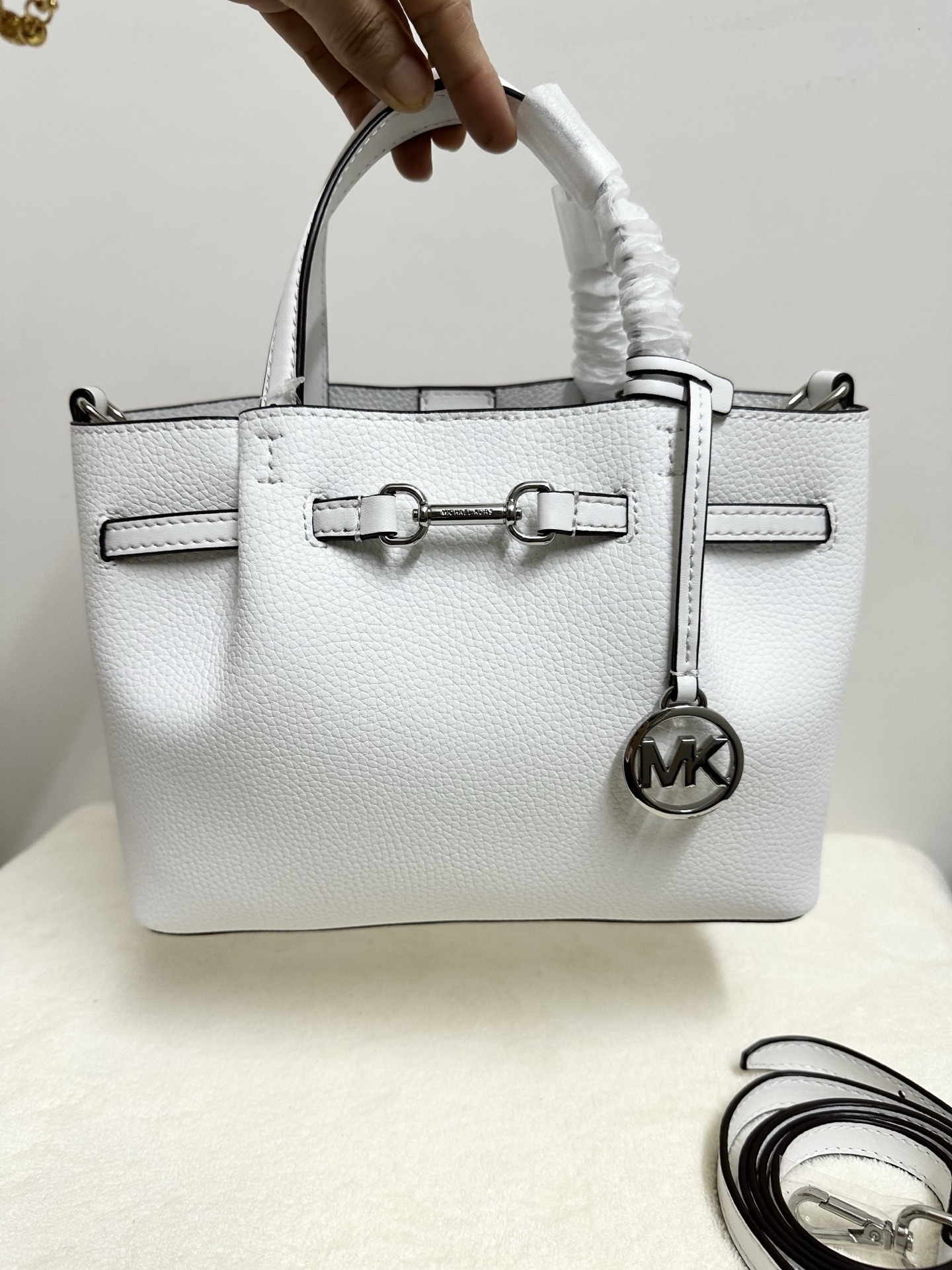 Michael Kors MK Carson 女士小号马衔扣手提包斜挎包橡果棕