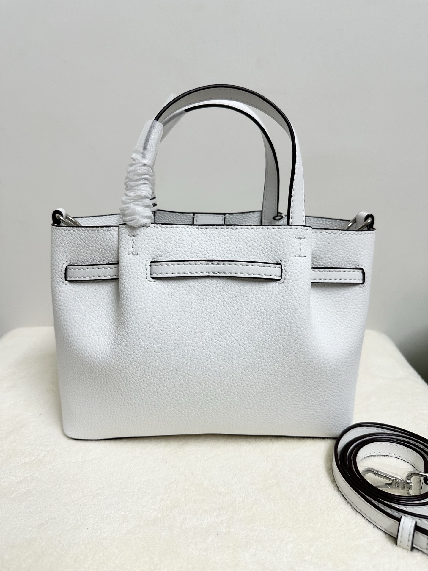 Michael Kors MK Carson 女士小号马衔扣手提包斜挎包橡果棕